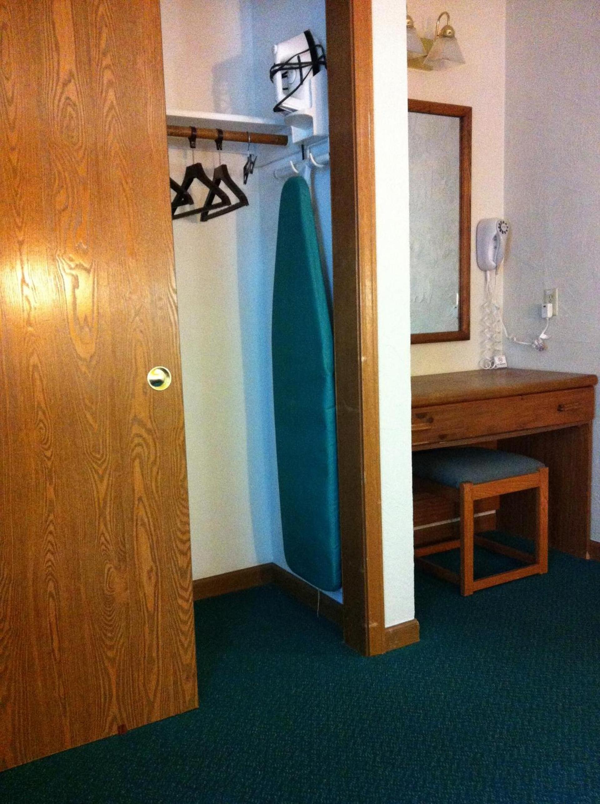 East Street Inn & Suites photo 5