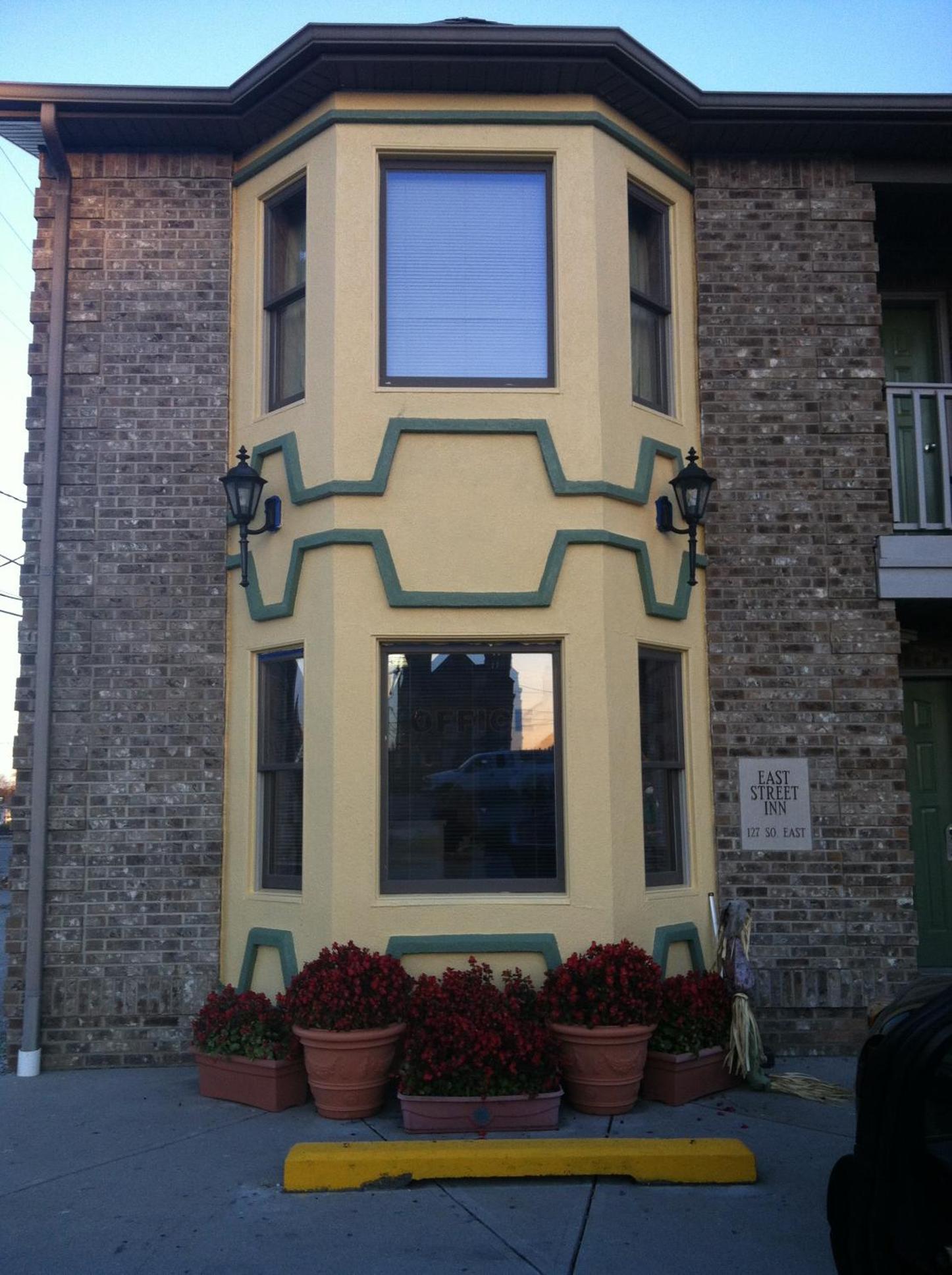 East Street Inn & Suites photo 8