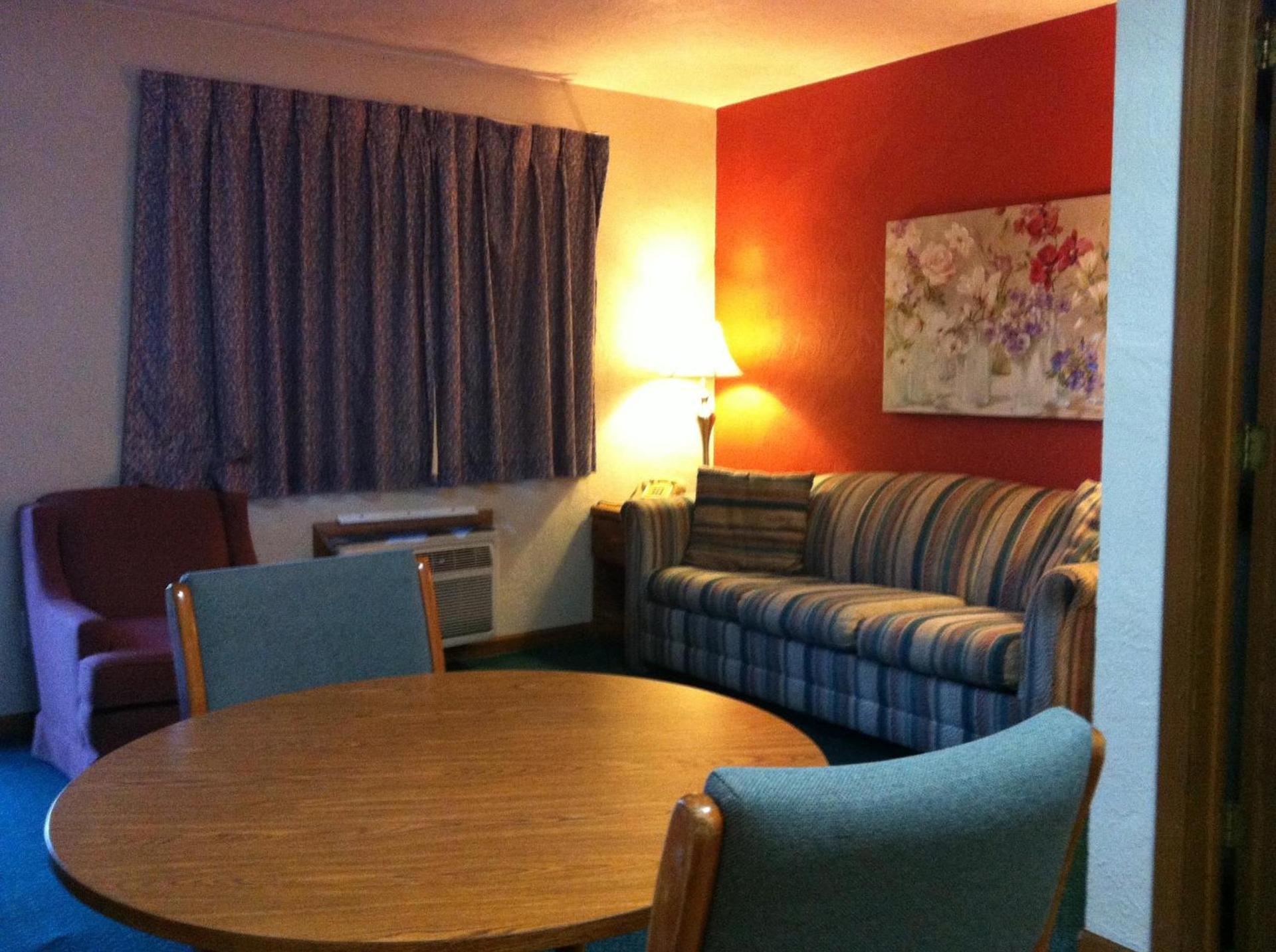 East Street Inn & Suites photo 10