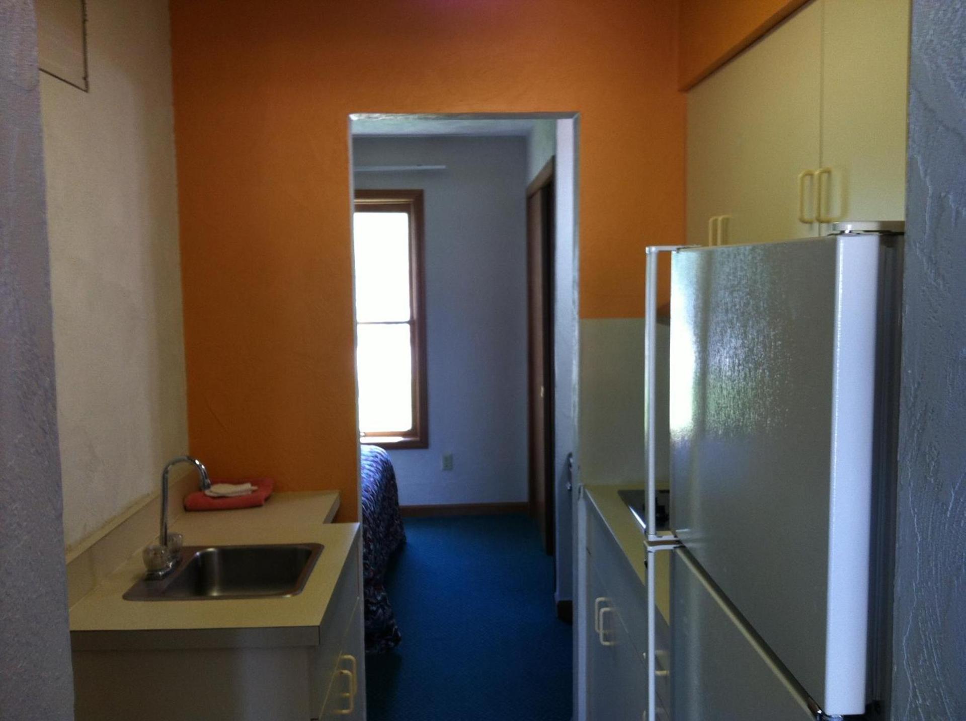 East Street Inn & Suites photo 11