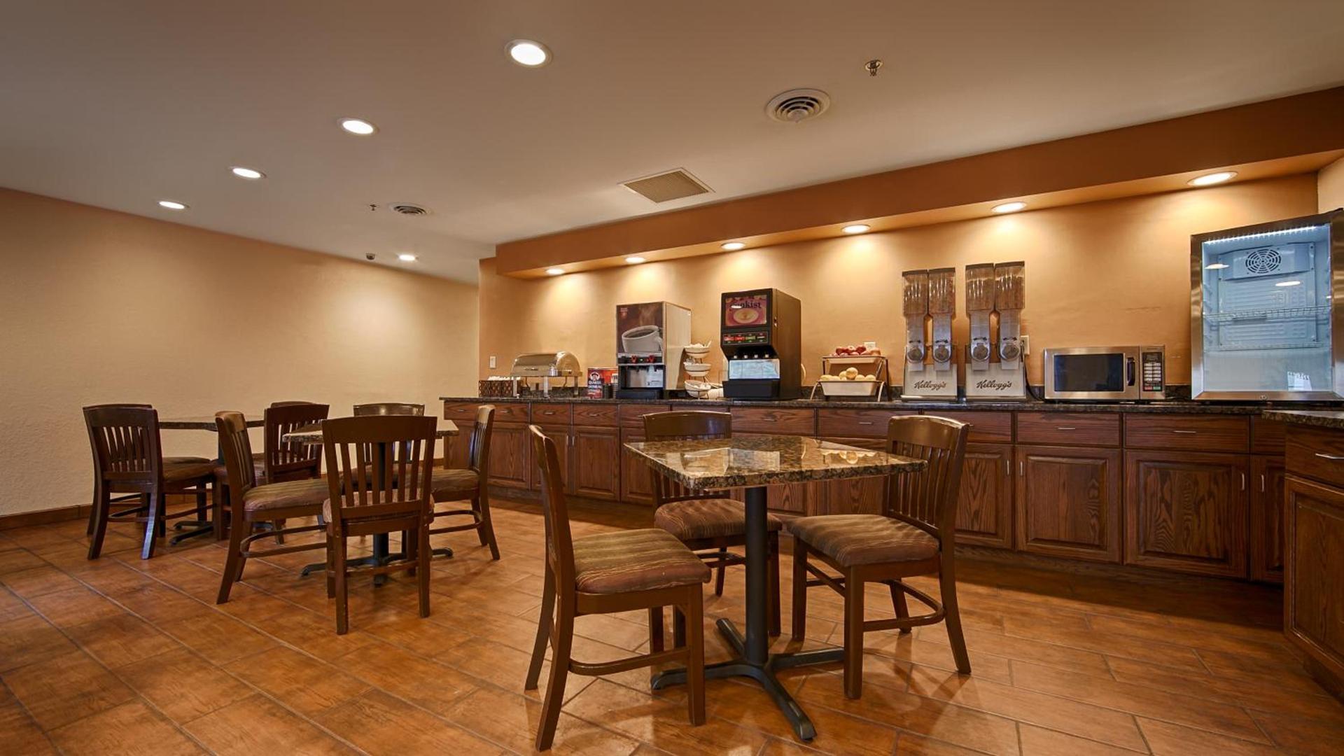 Best Western Fort Wayne Inn & Suites North photo 6