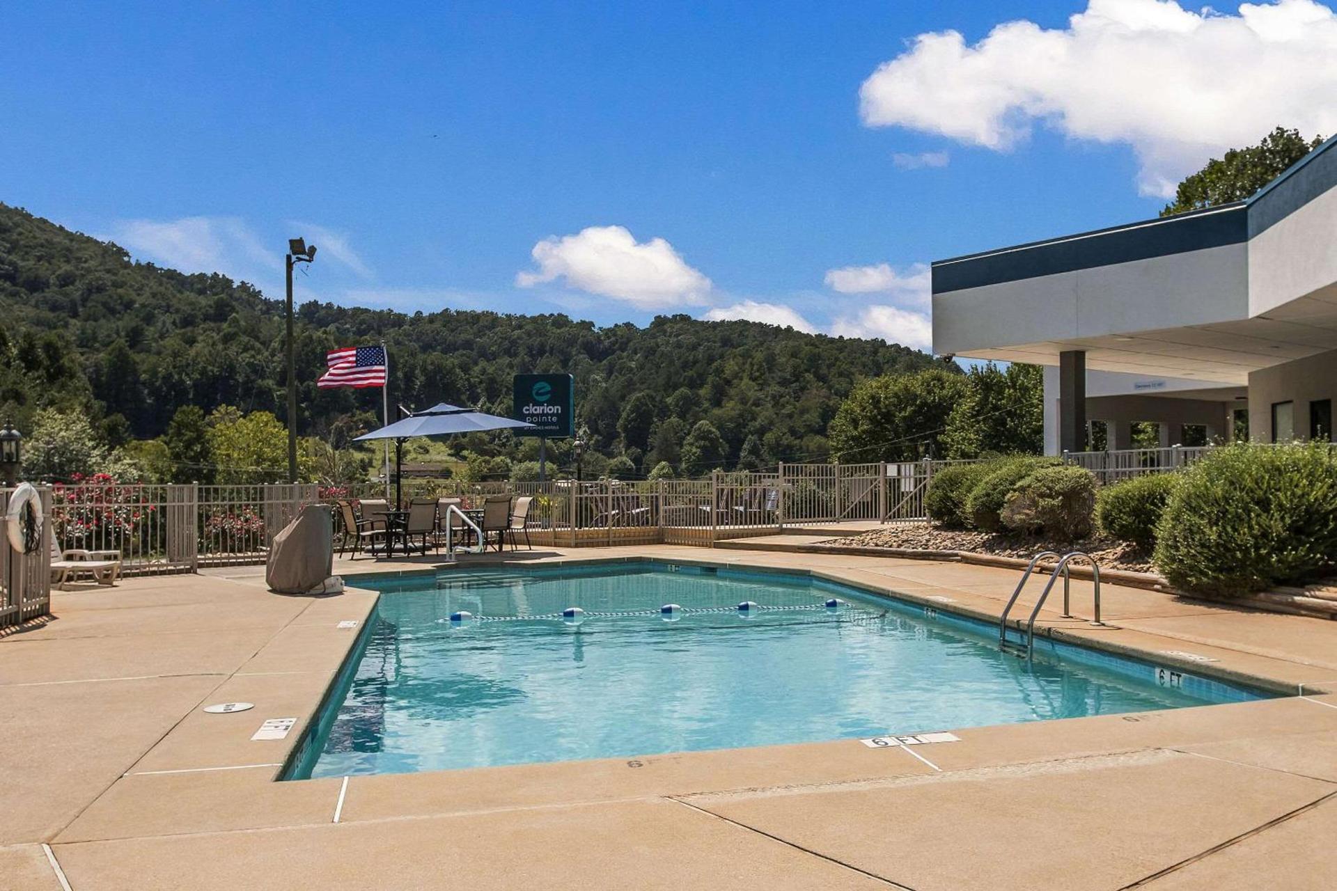 Clarion Pointe Sylva near Cherokee Area photo 28