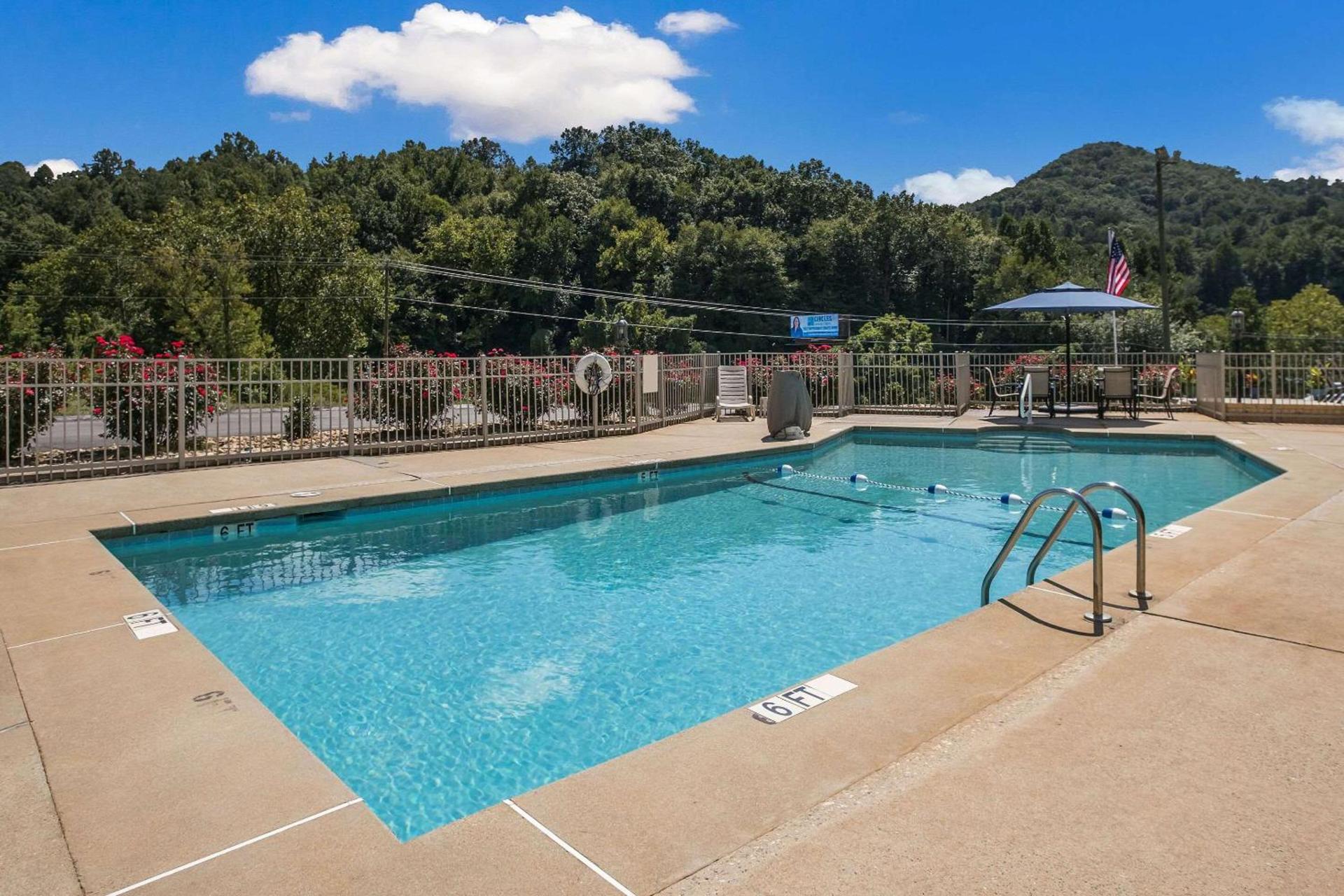 Clarion Pointe Sylva near Cherokee Area photo 27