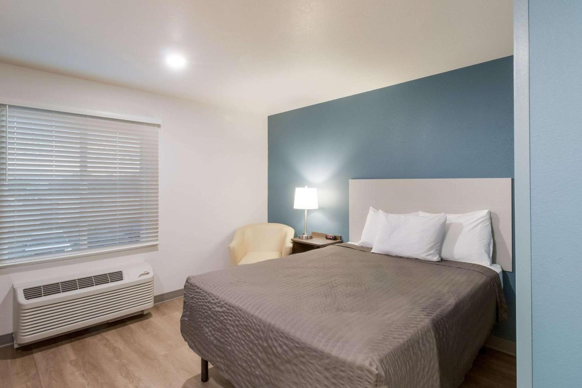 WoodSpring Suites Mesa Chandler photo 18