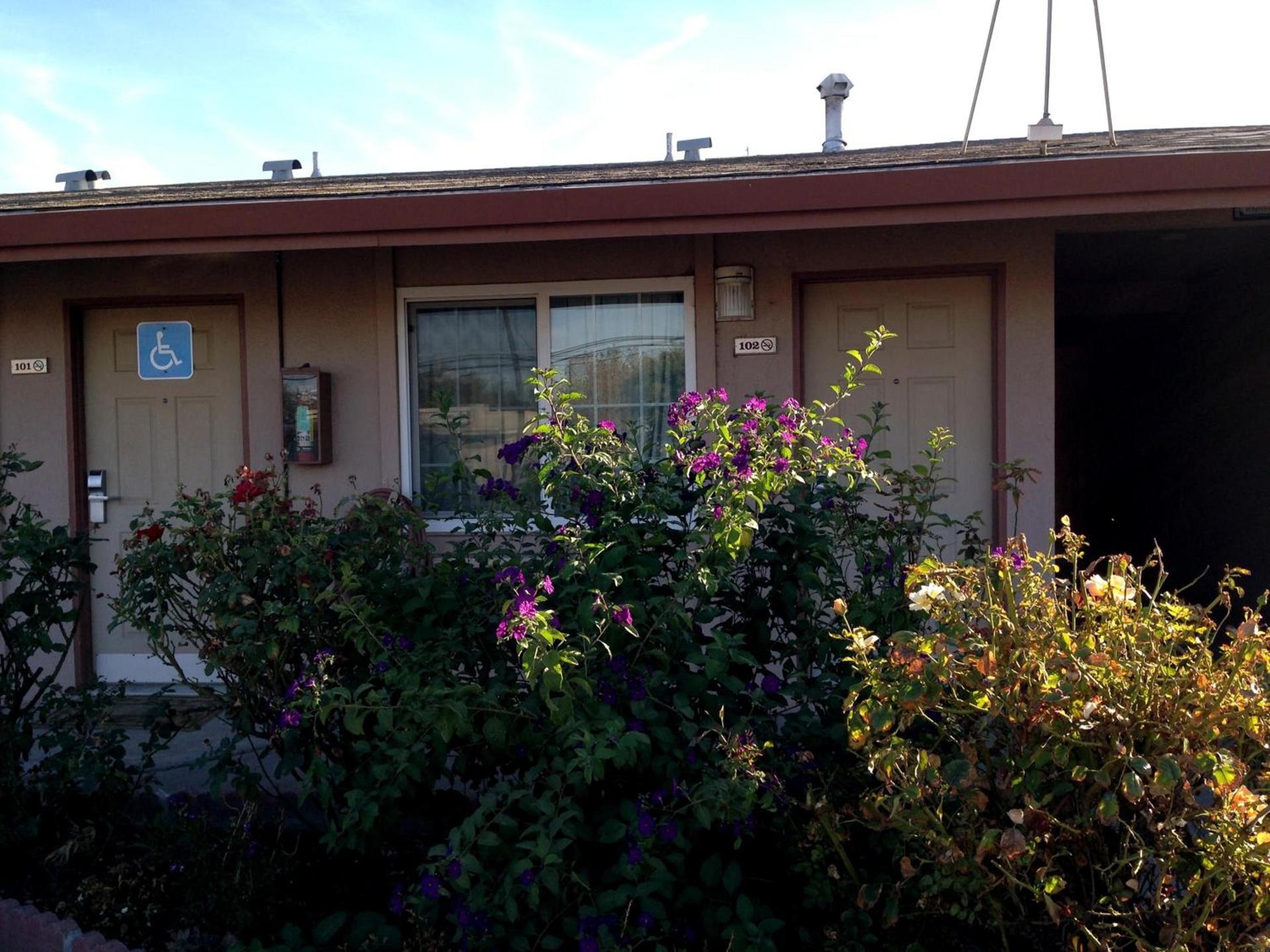 Maple Inn and Suites Los Banos photo 31