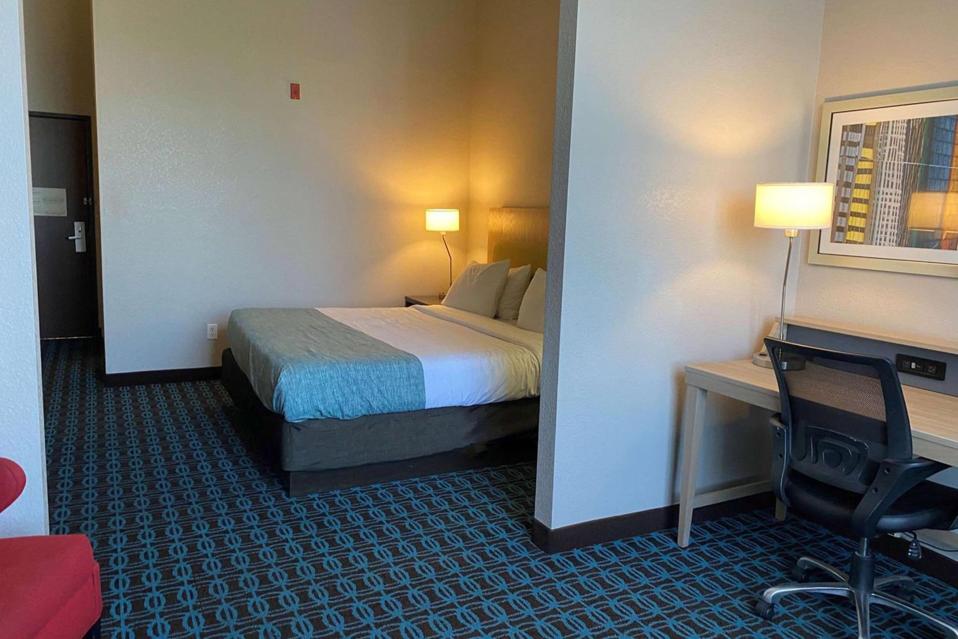 Wingate by Wyndham Chandler Phoenix photo 16