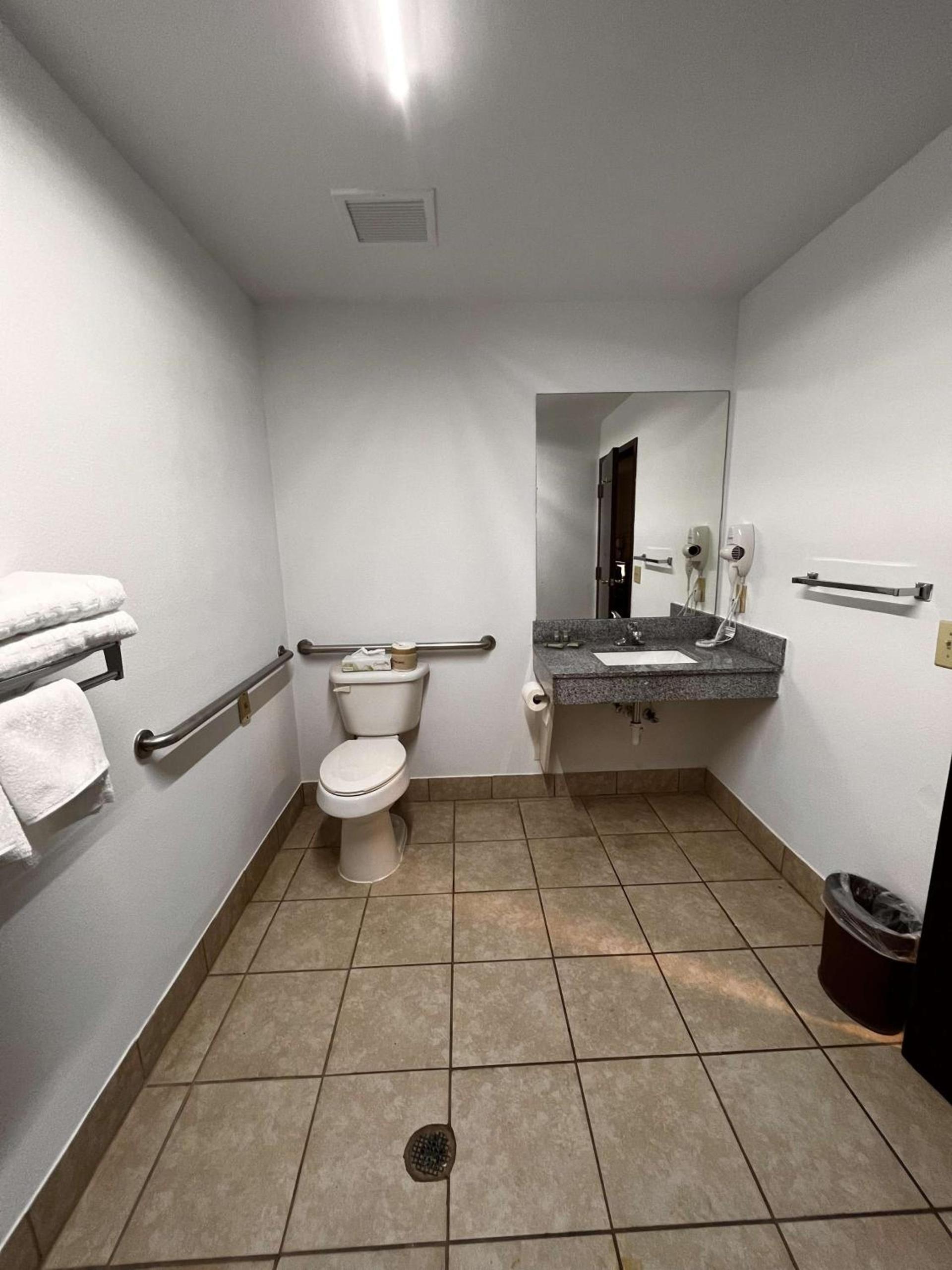 SureStay Hotel by Best Western Morganton photo 9