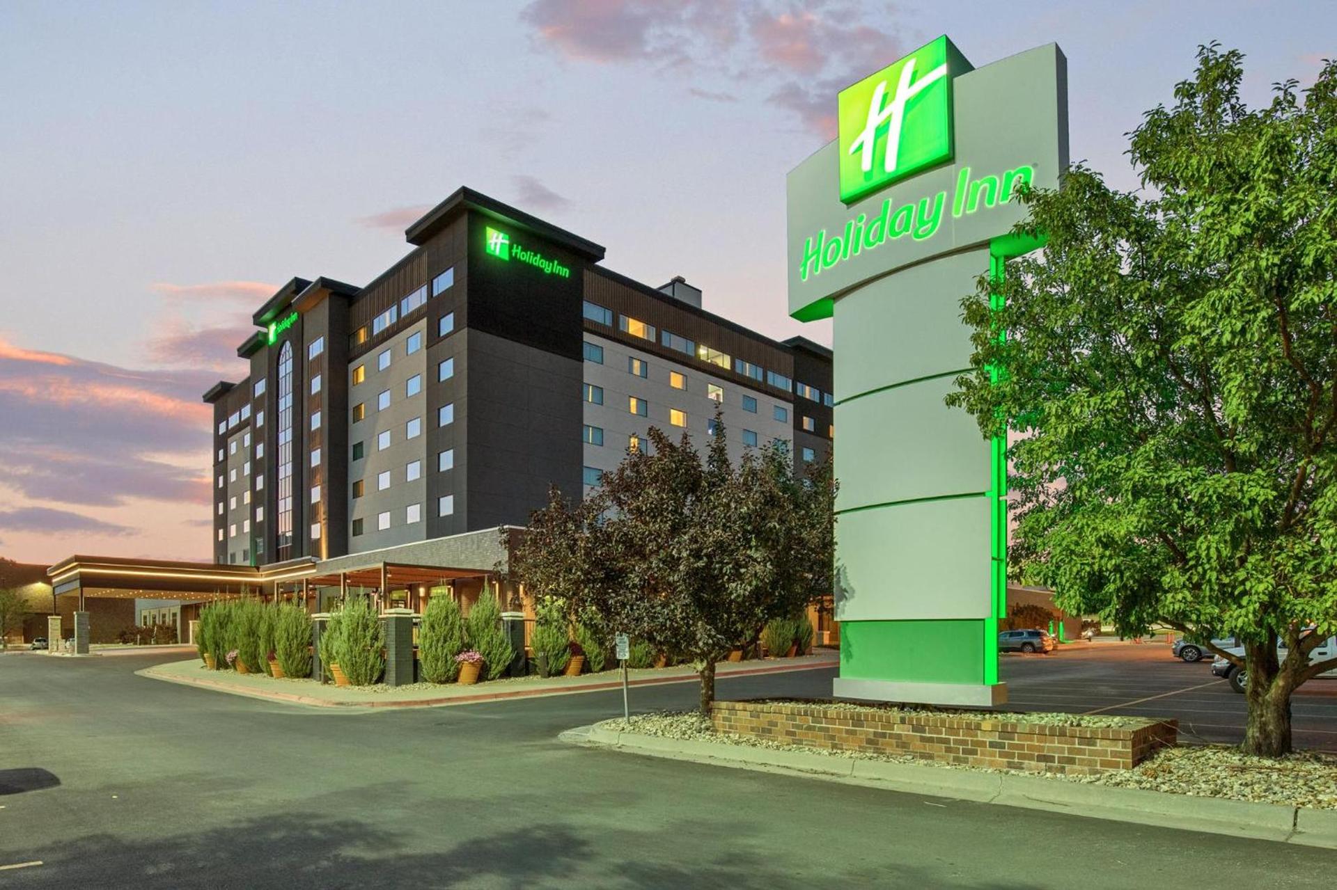 DoubleTree by Hilton Rapid City Downtown Convention Center photo 1