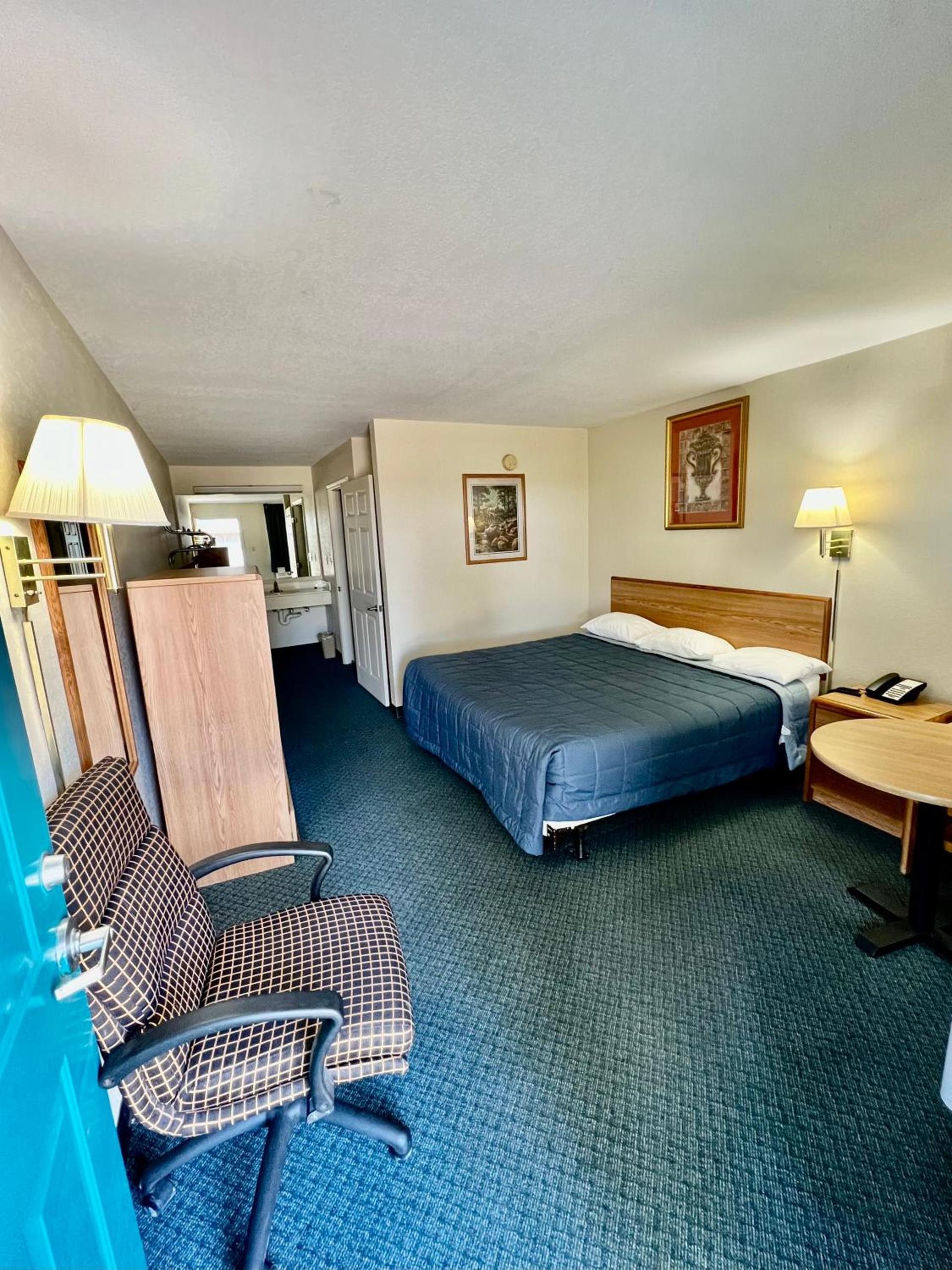 Rest Inn Motel photo 5