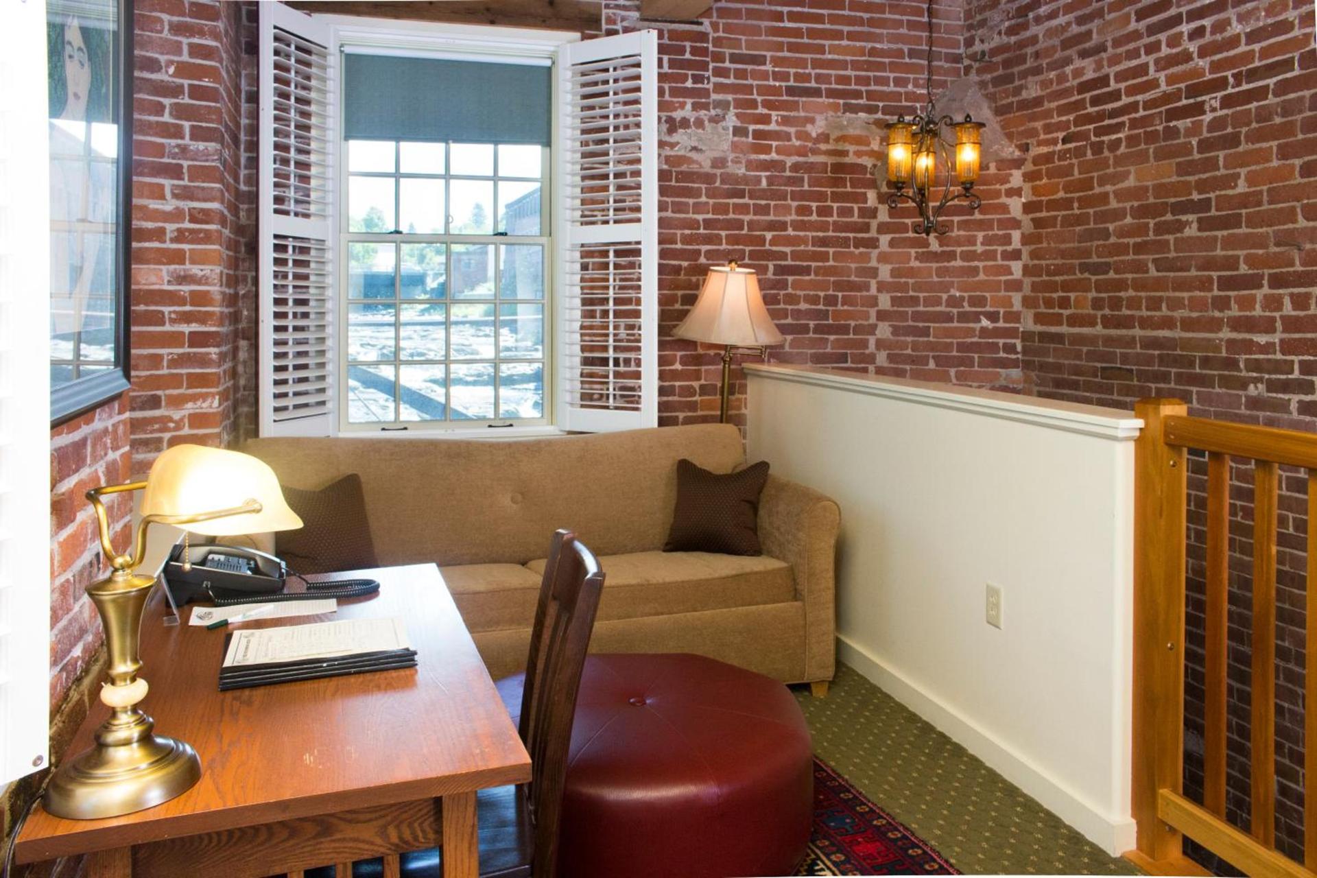 The Common Man Inn & Restaurant photo 52