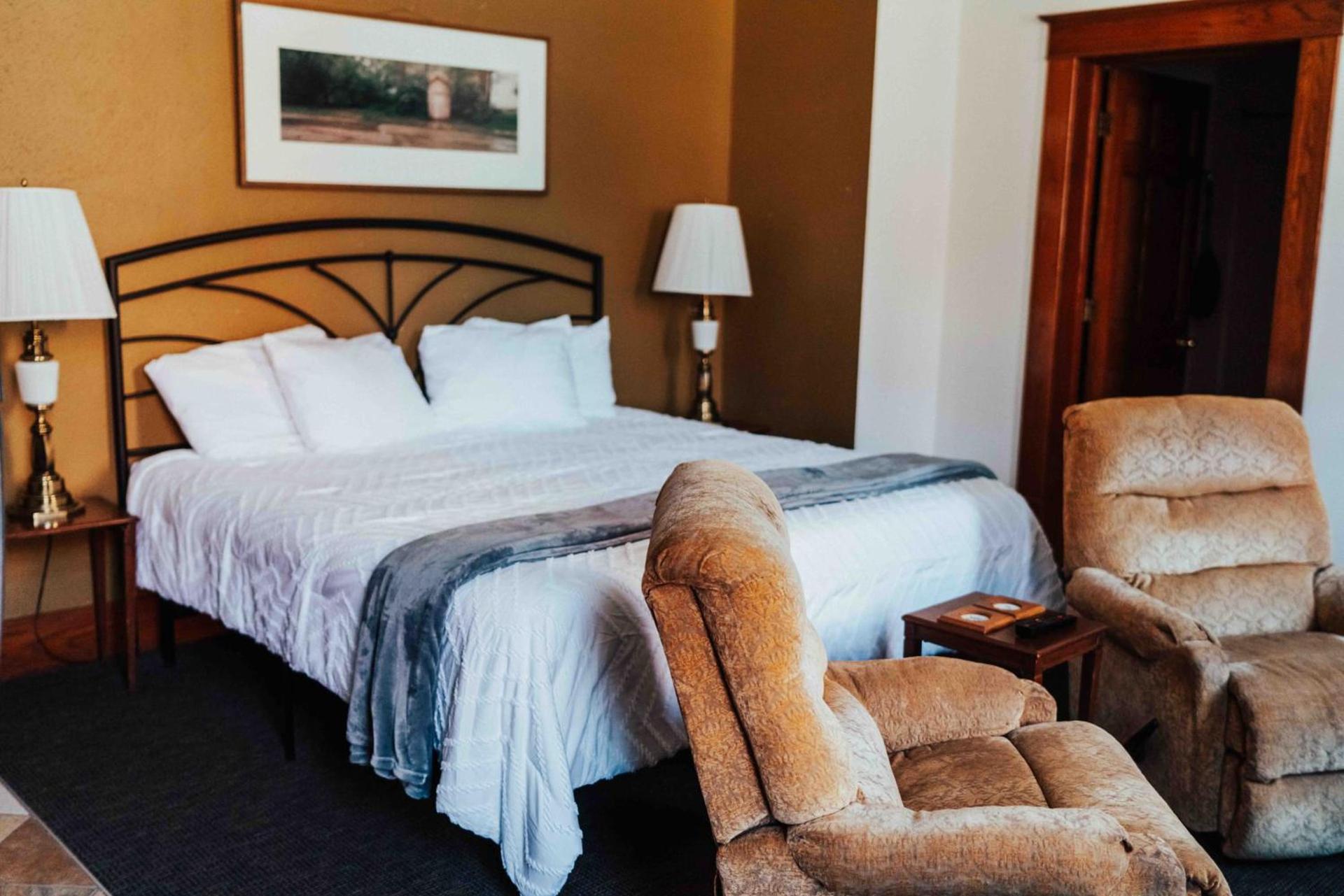 Town Hall Inn photo 6