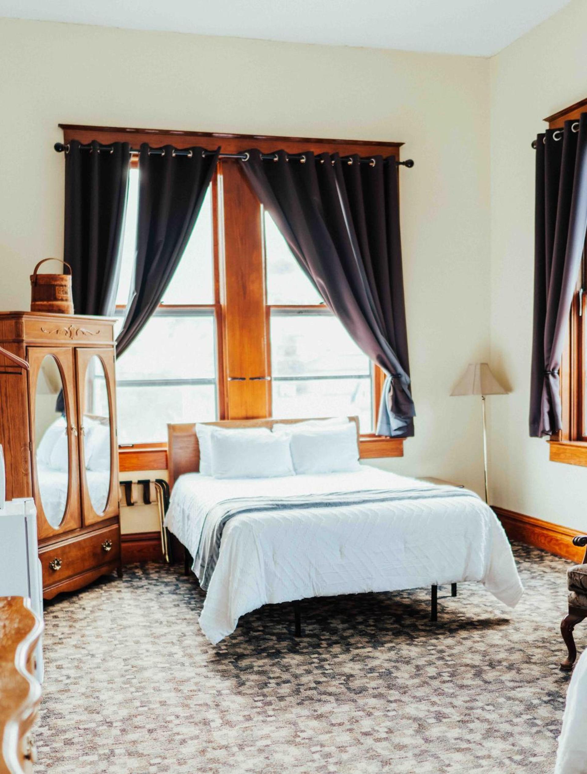 Town Hall Inn photo 29