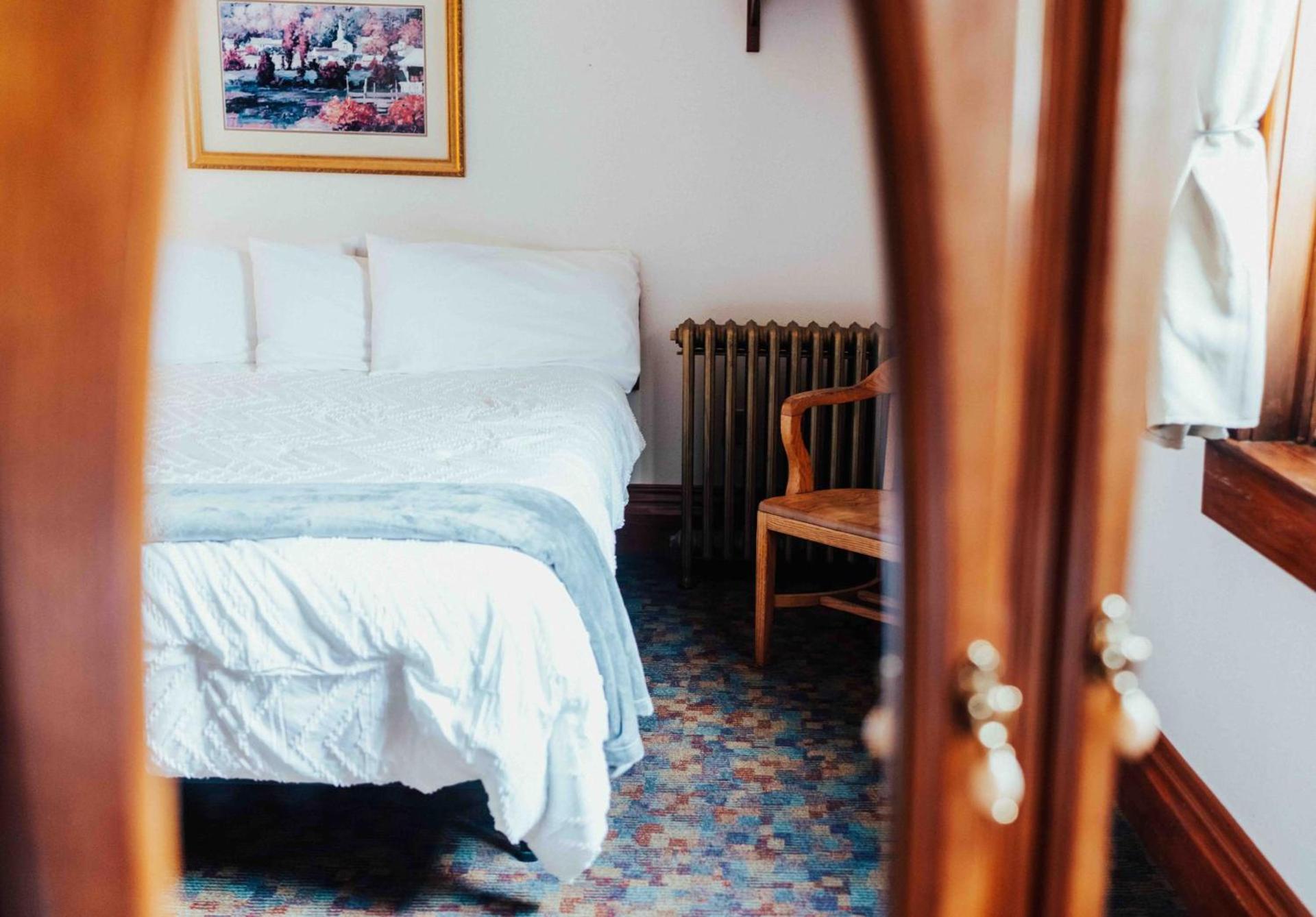 Town Hall Inn photo 36