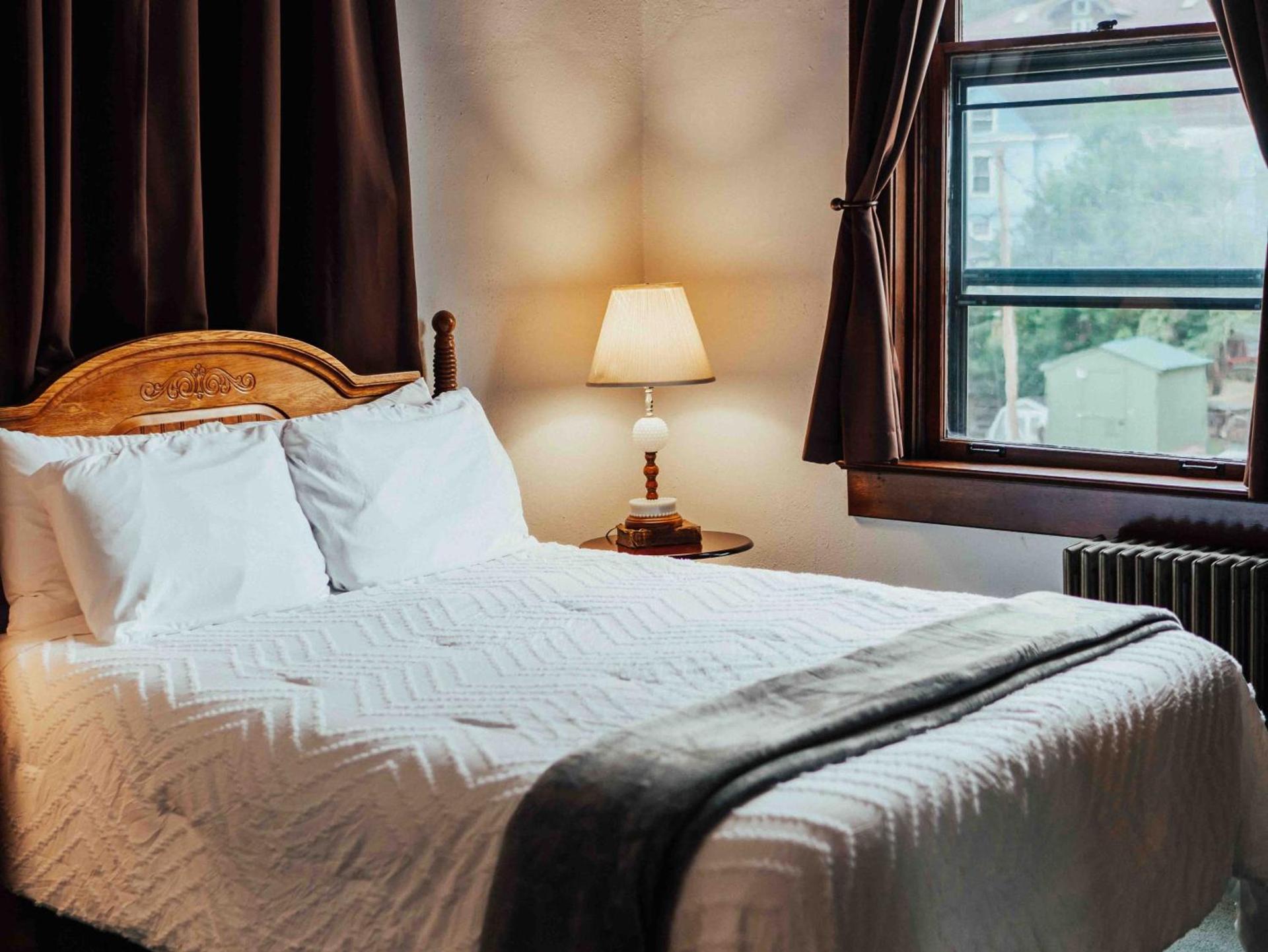 Town Hall Inn photo 50