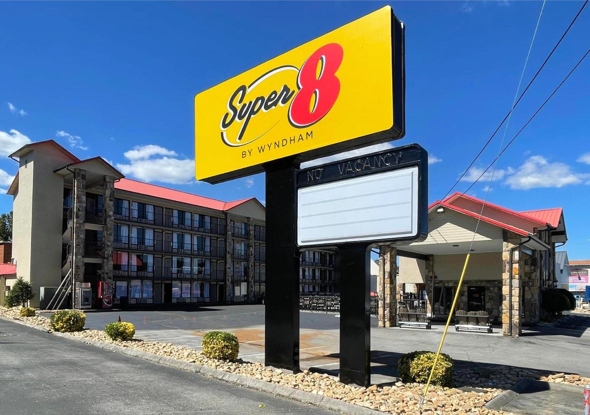 Super 8 by Wyndham Pigeon Forge Downtown photo 18