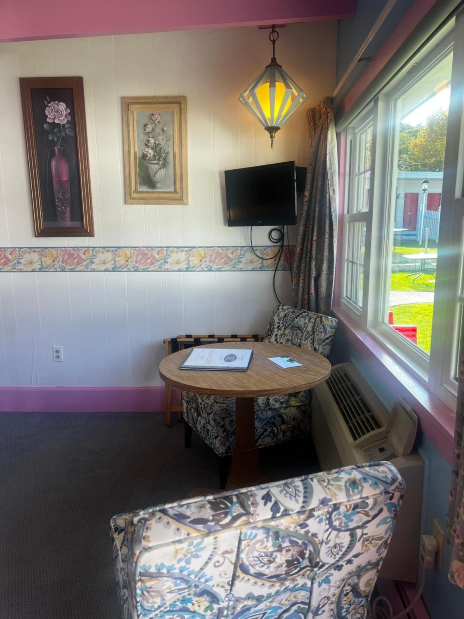 Claddagh Motel & Suites photo 59