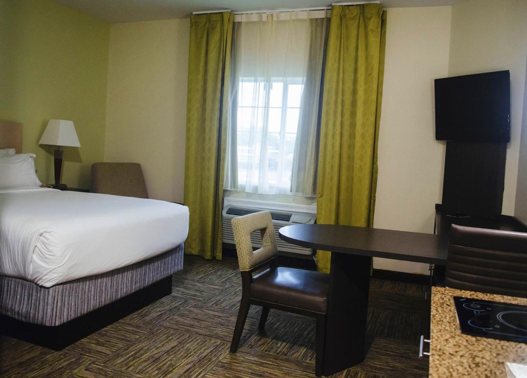 Candlewood Suites Houston Medical Center by IHG photo 9
