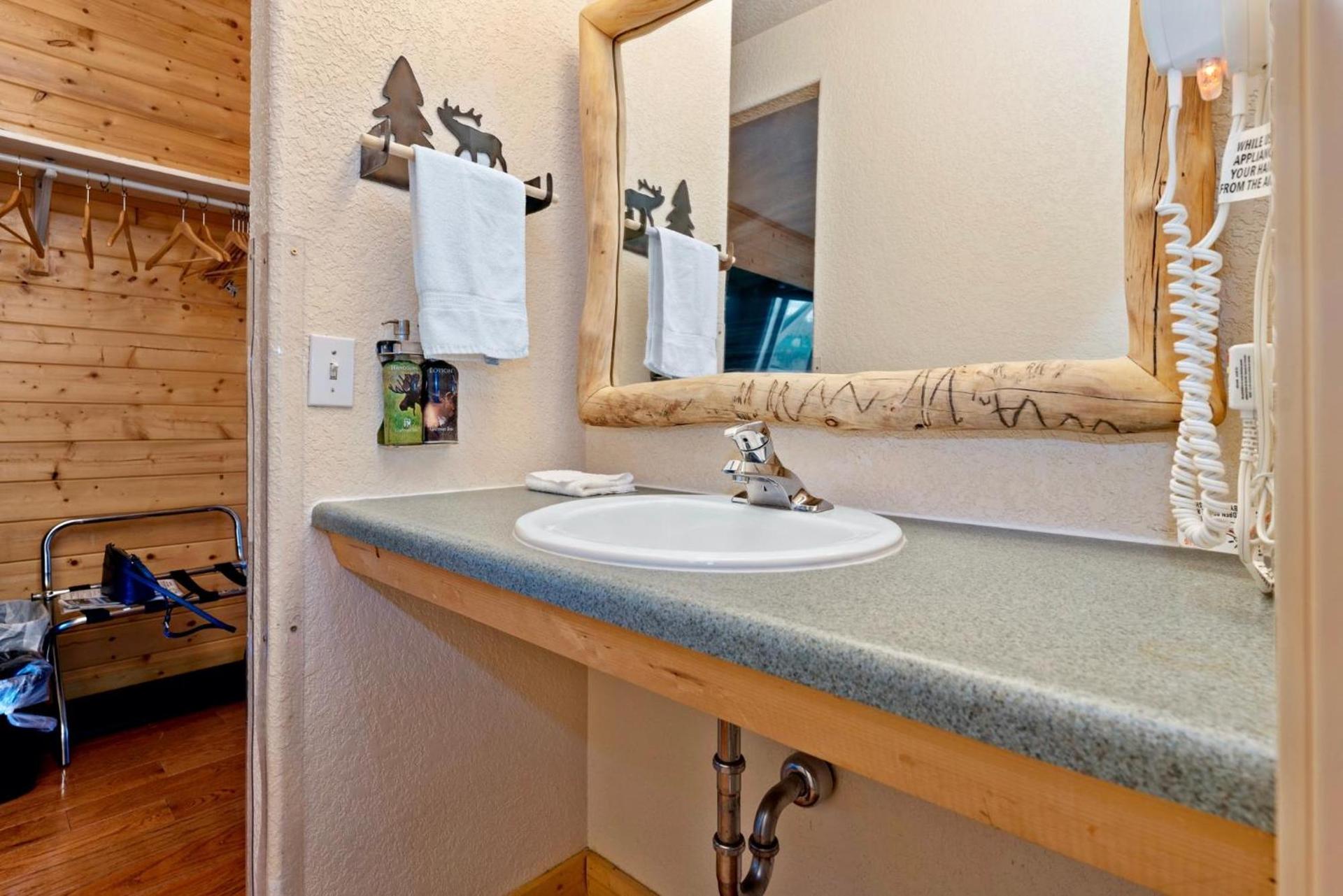 Gateway Inn photo 44