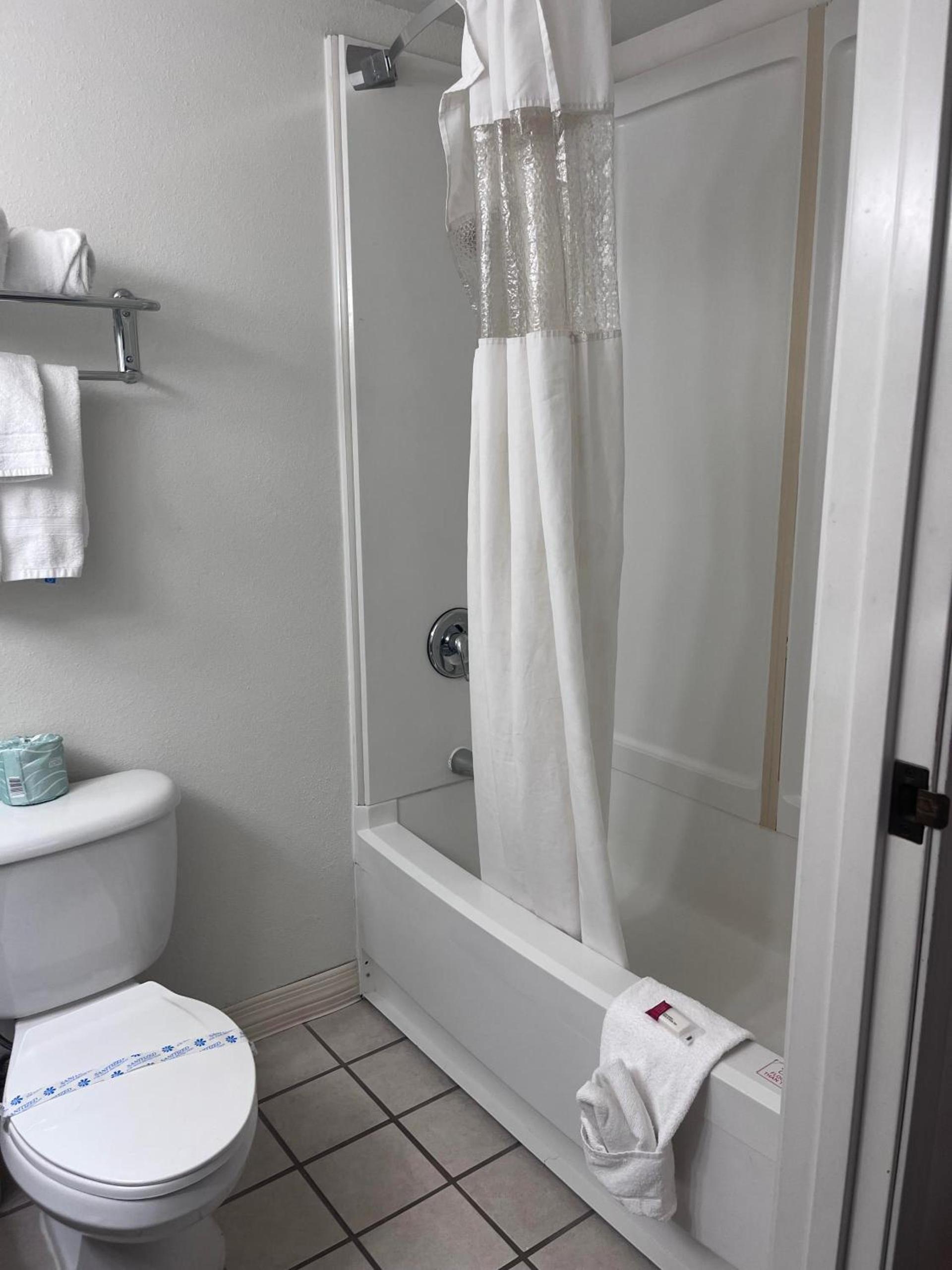 Ramada Downtown by Wyndham Anchorage photo 36