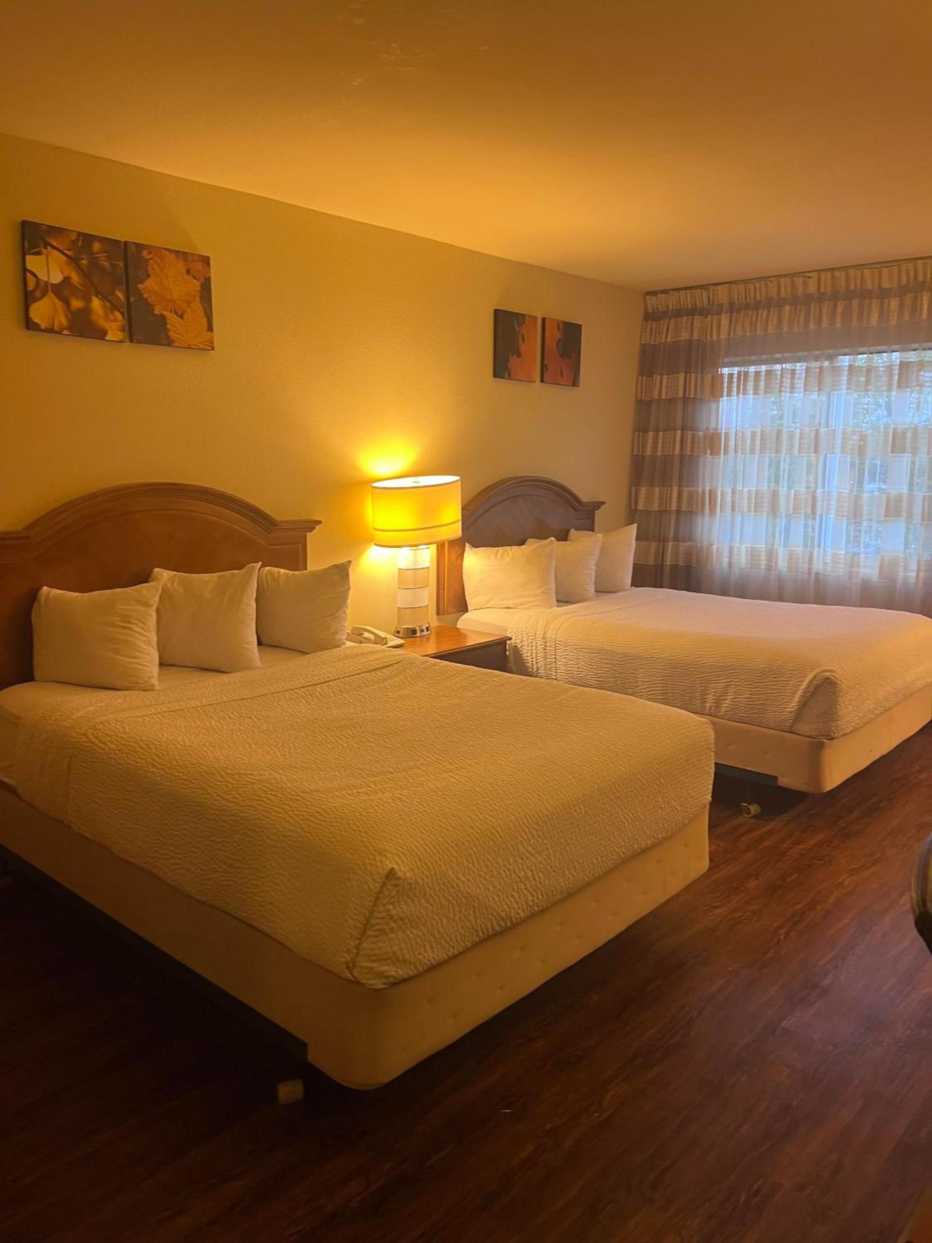Ramada Downtown by Wyndham Anchorage photo 23
