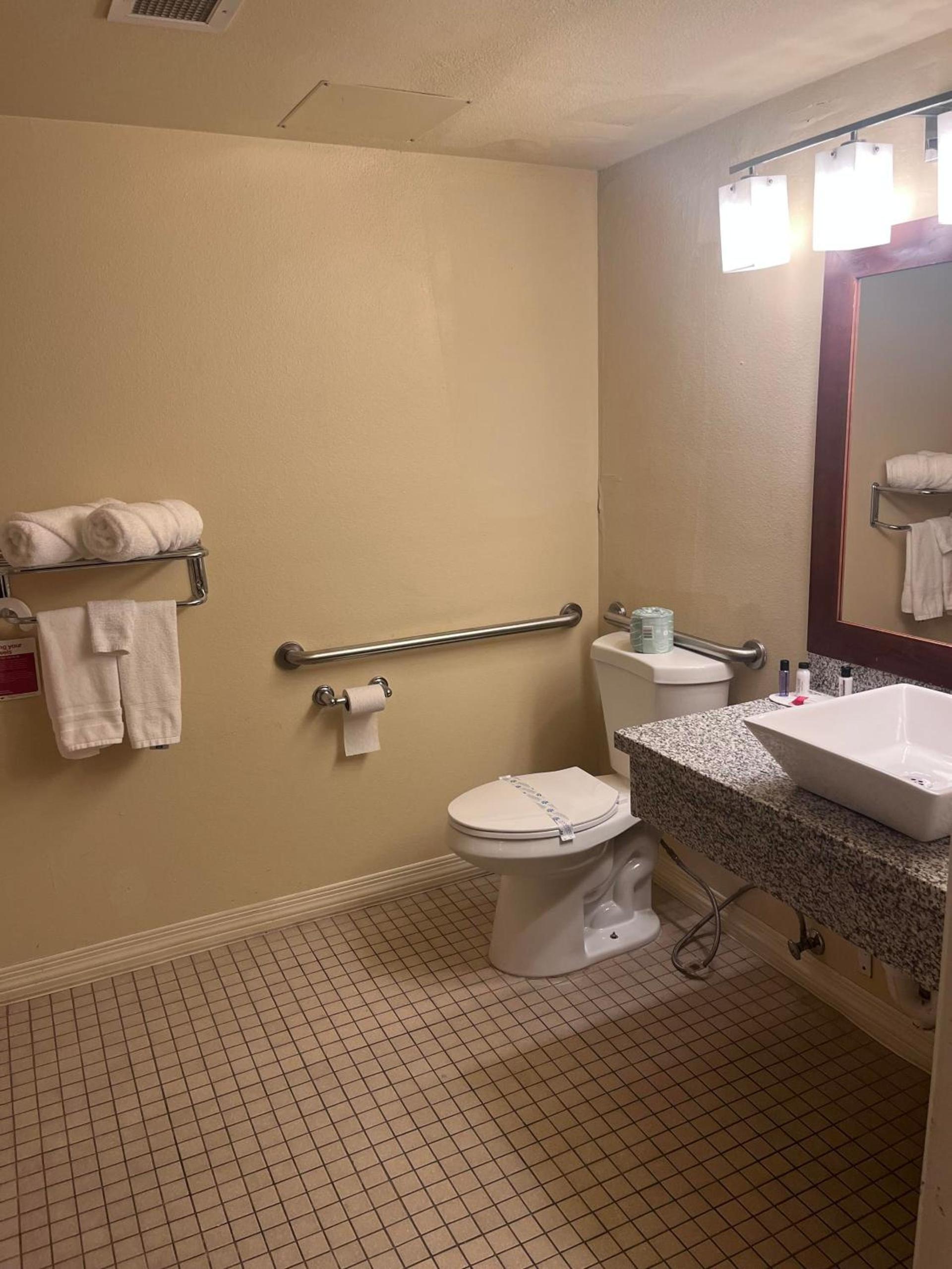 Ramada Downtown by Wyndham Anchorage photo 20