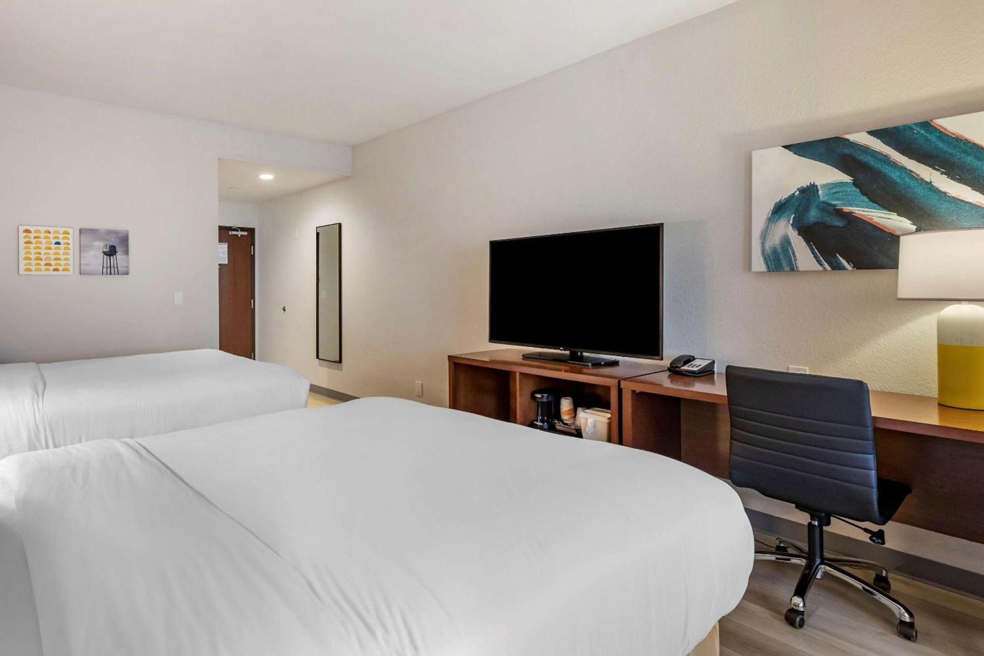Comfort Inn & Suites Bennett photo 11