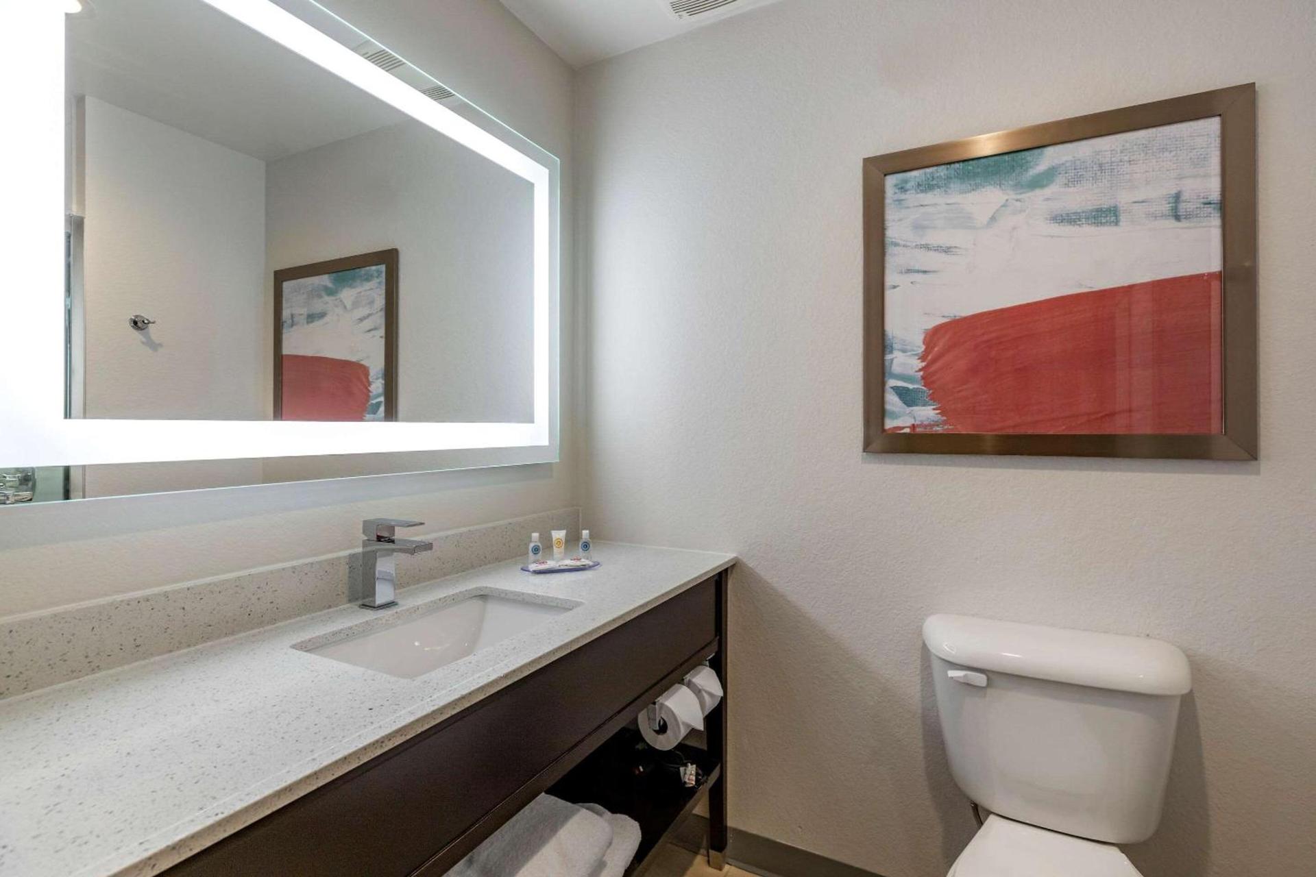 Comfort Inn & Suites Bennett photo 12