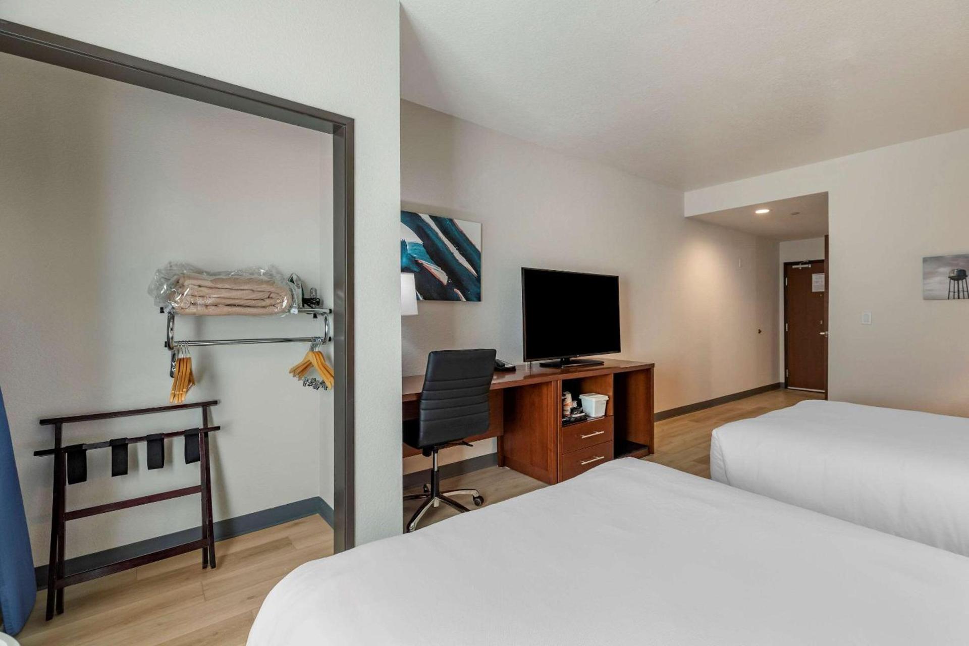Comfort Inn & Suites Bennett photo 19