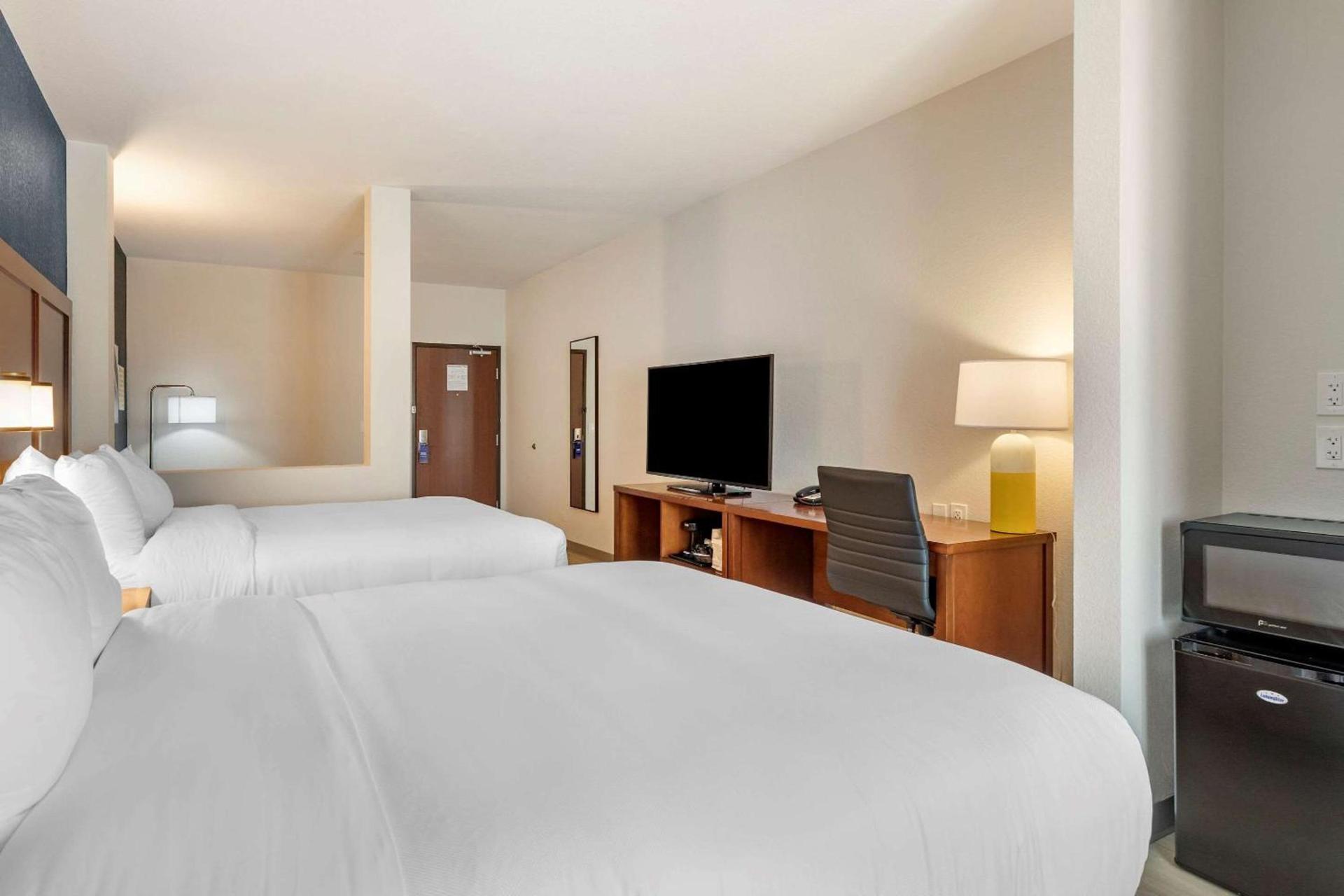 Comfort Inn & Suites Bennett photo 26