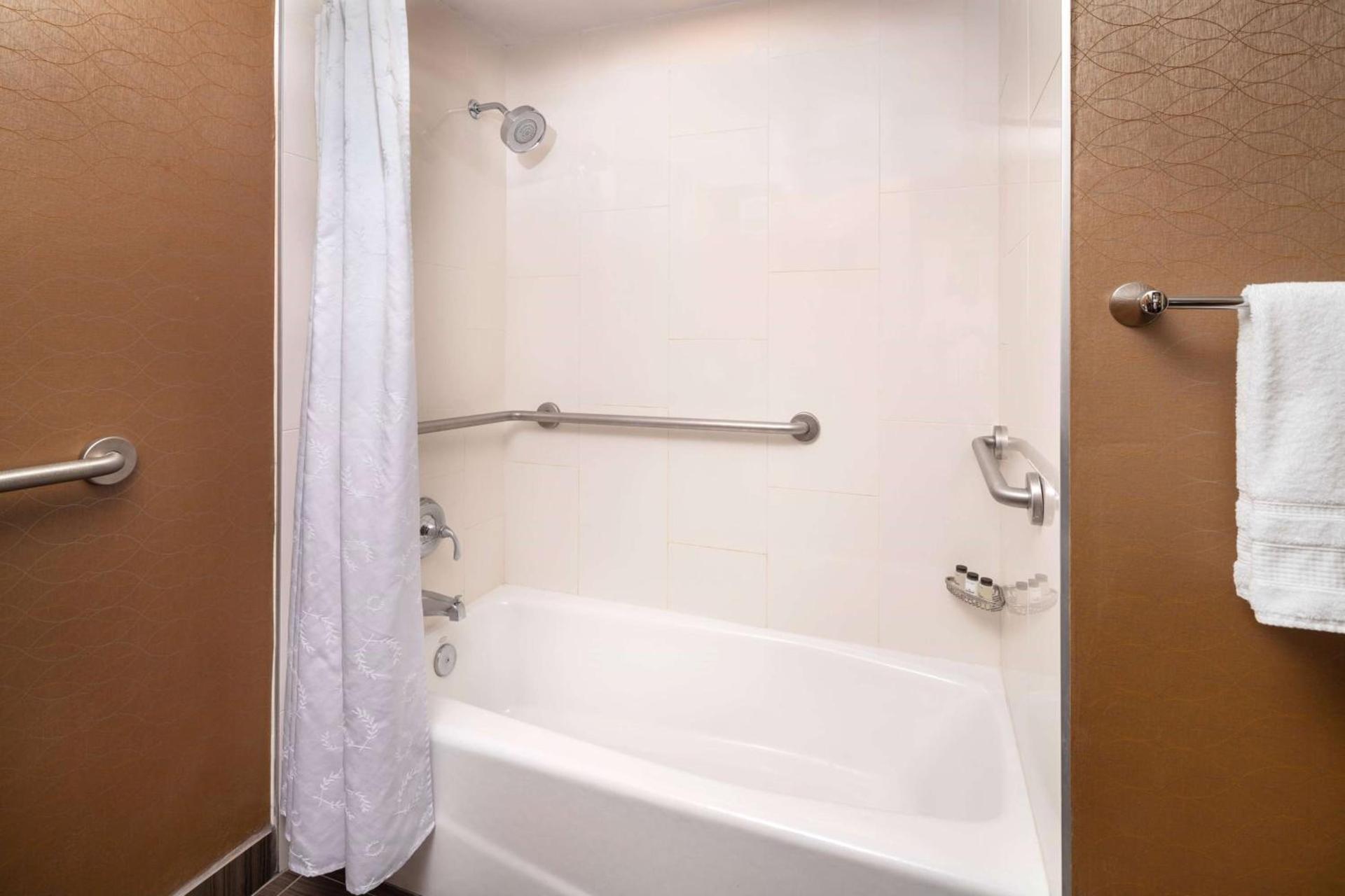 Wyndham Phoenix Airport - Tempe photo 13