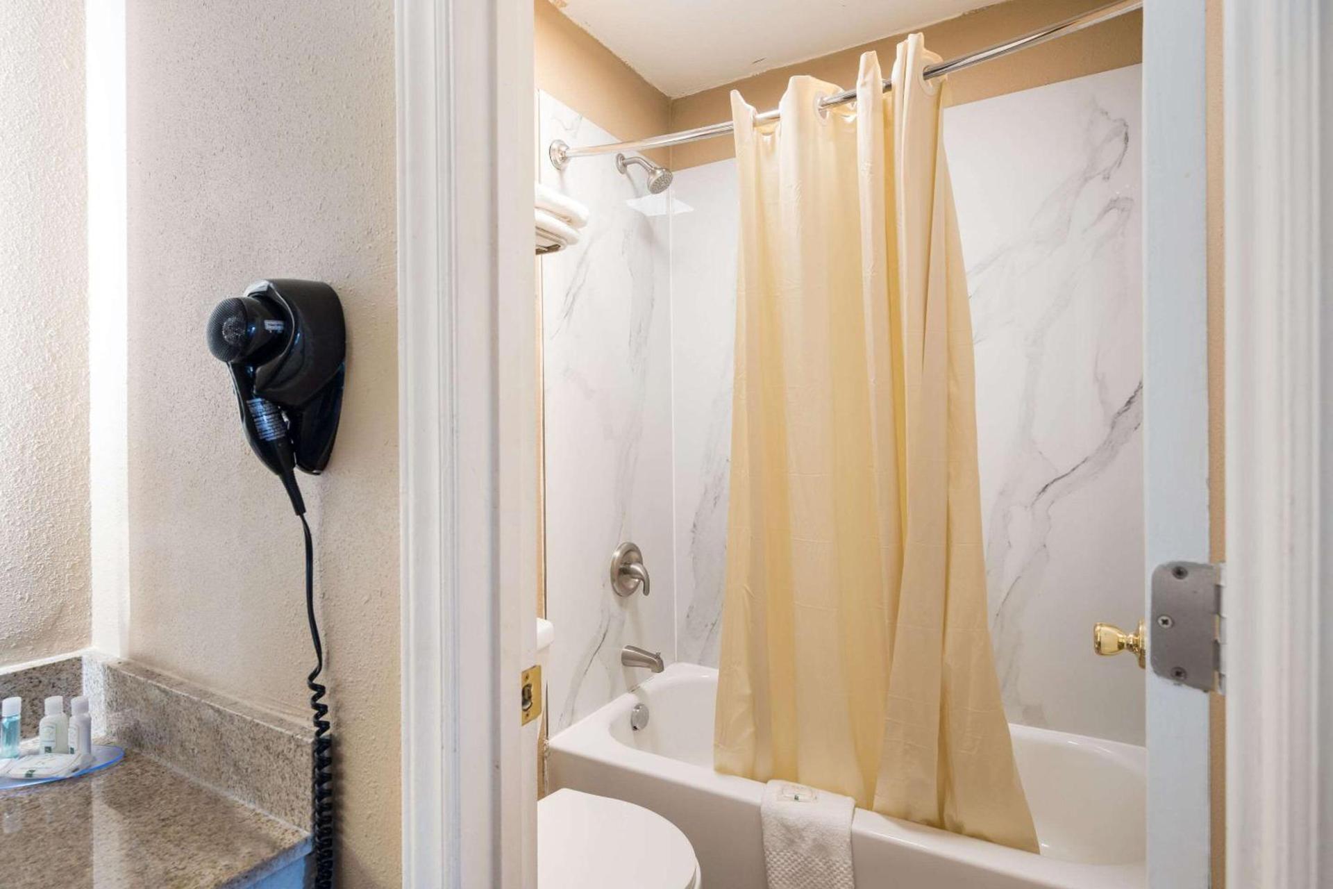 Quality Inn Gastonia East photo 23