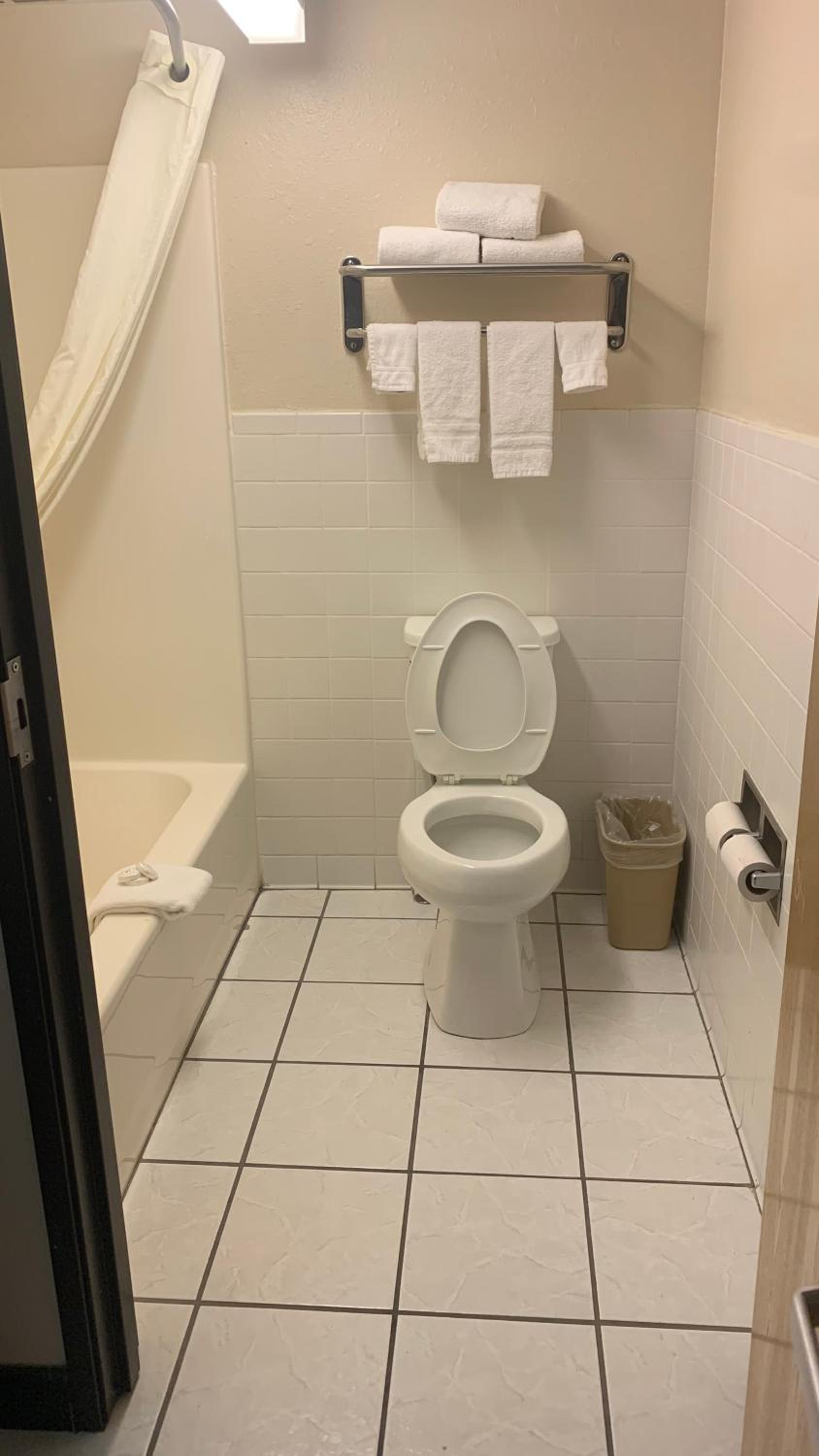 Regency Inn and Suites photo 16