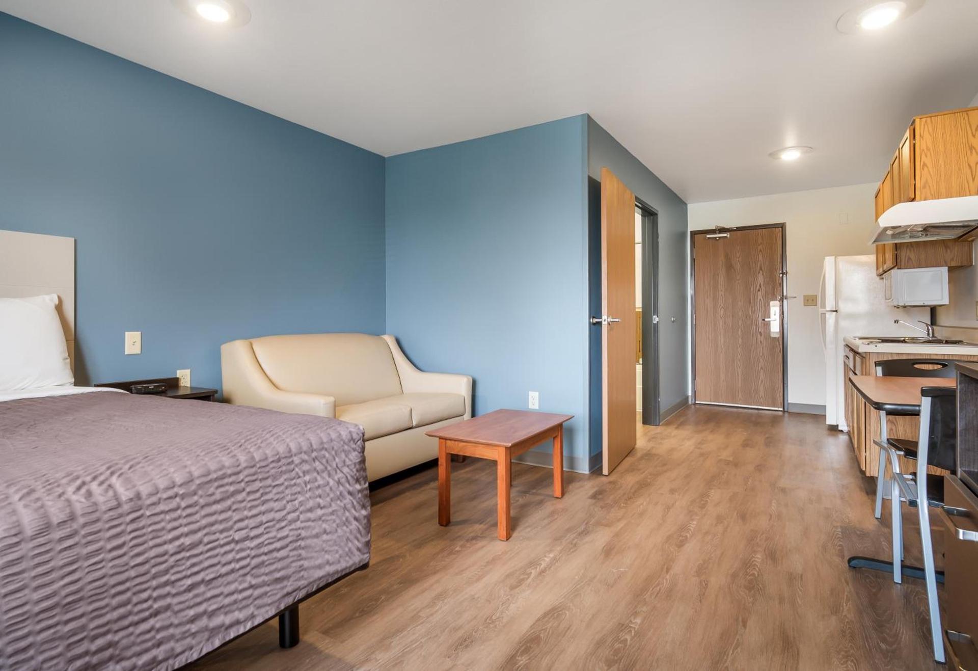 Studio 6 Extended Stay Fort Myers FL photo 27