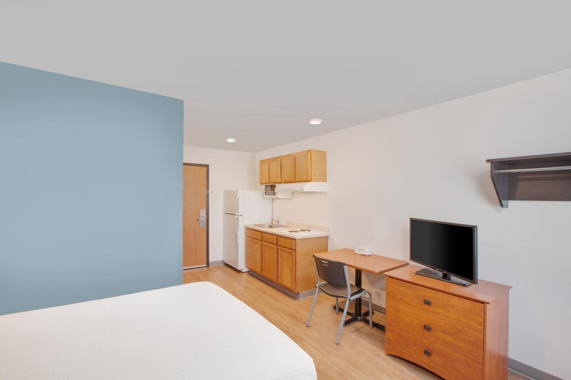 WoodSpring Suites Springdale photo 26
