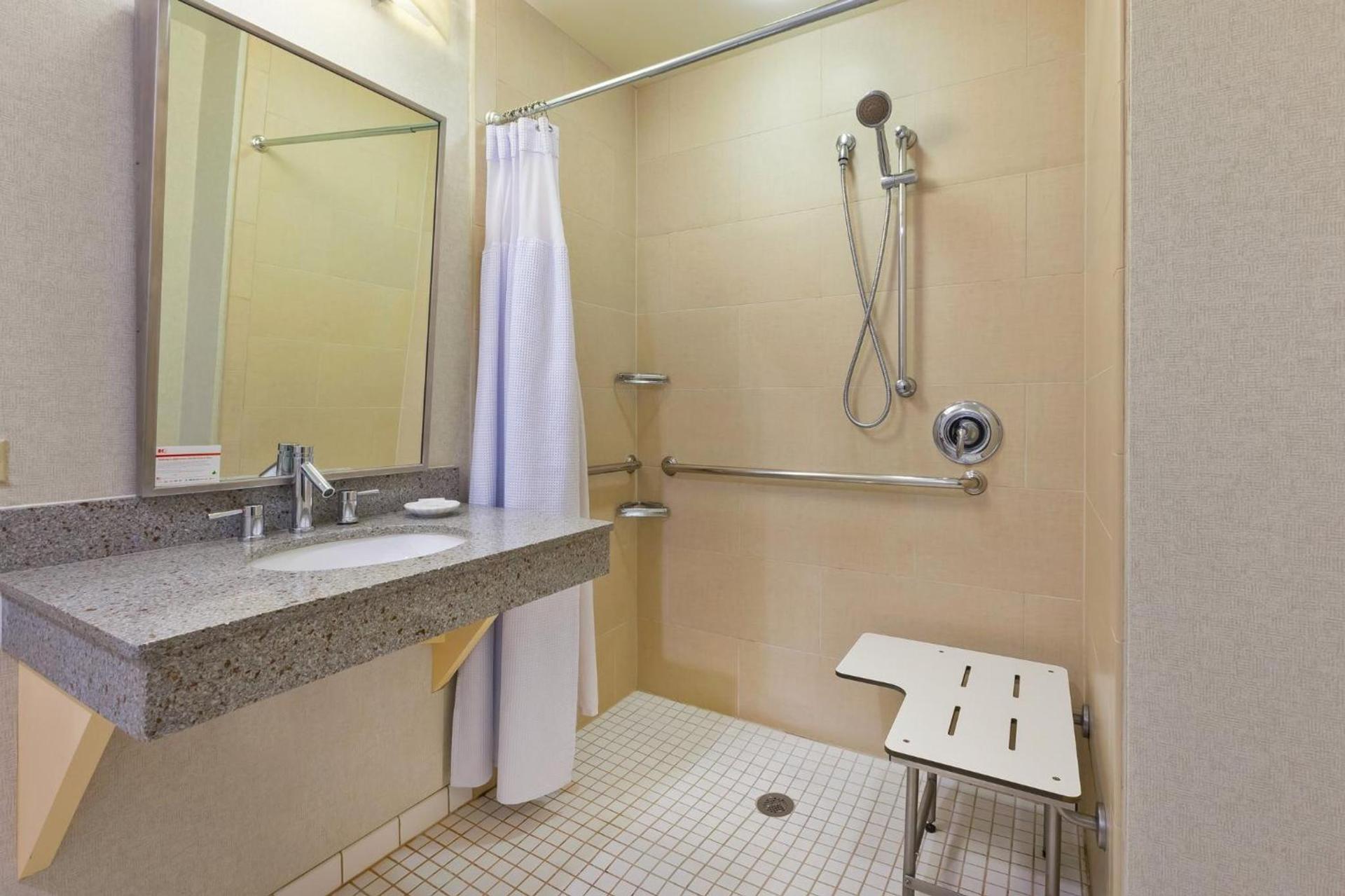 Crowne Plaza Columbus North - Worthington by IHG photo 32