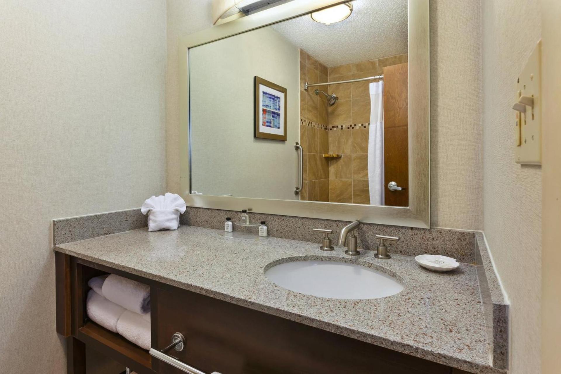 Crowne Plaza Columbus North - Worthington by IHG photo 36