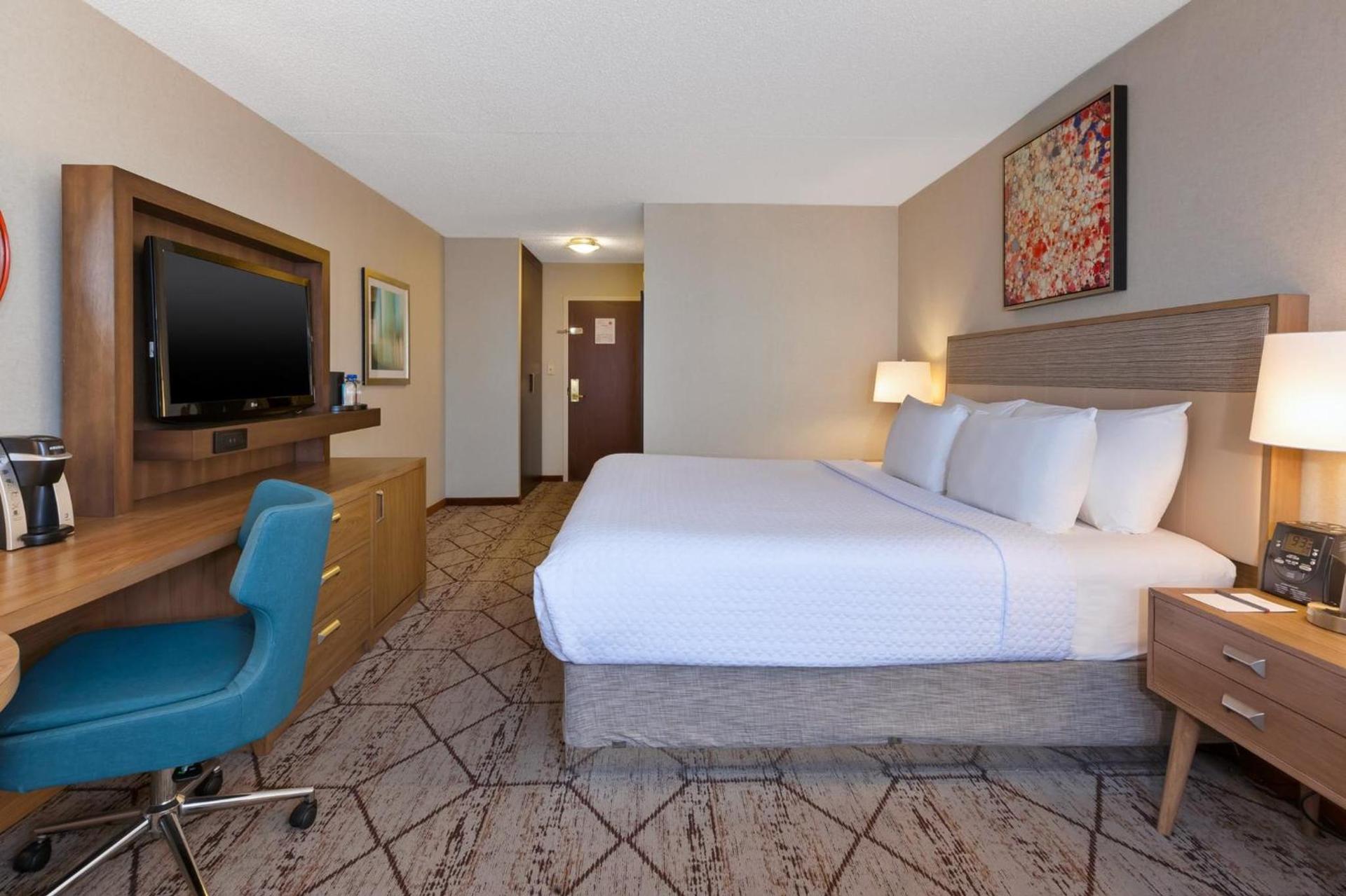 Crowne Plaza Columbus North - Worthington by IHG photo 44