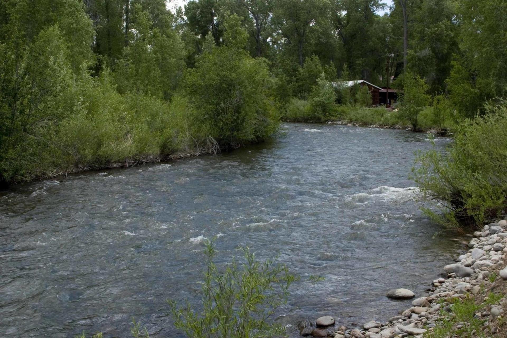 Elkhorn Lodge photo 10