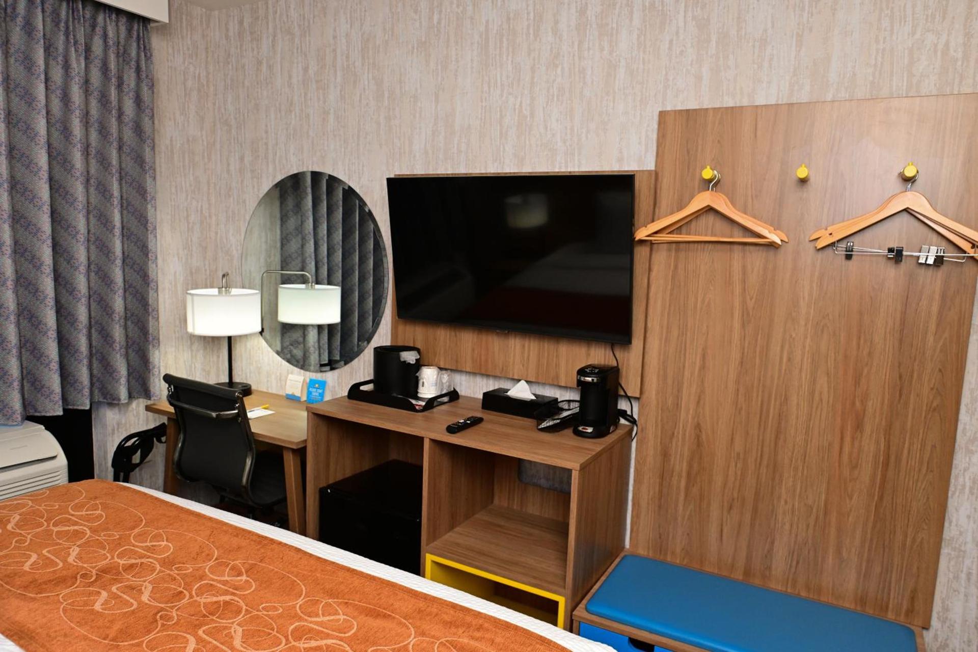 Days Inn by Wyndham Bronx NYC photo 25