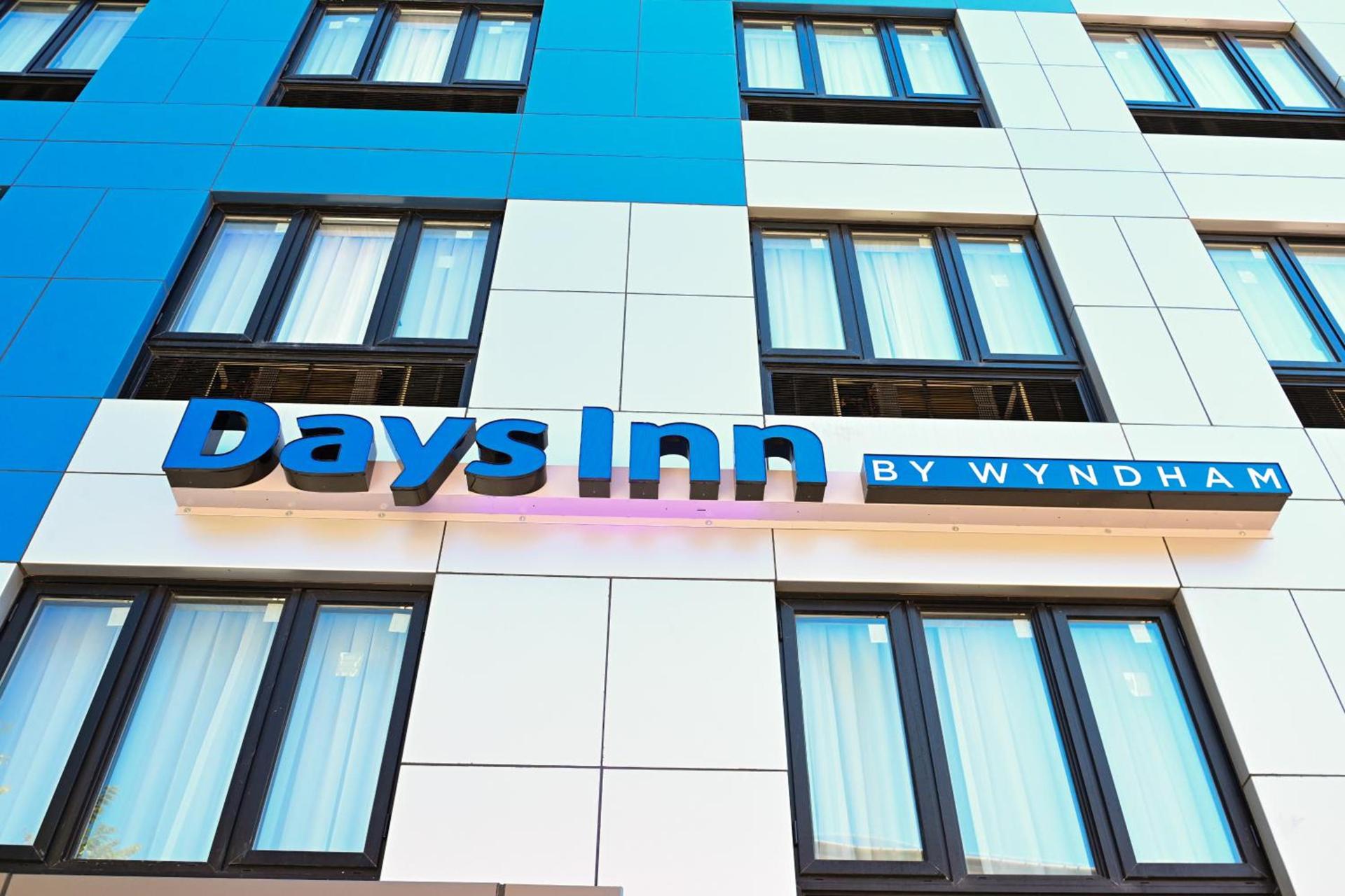 Days Inn by Wyndham Bronx NYC photo 30