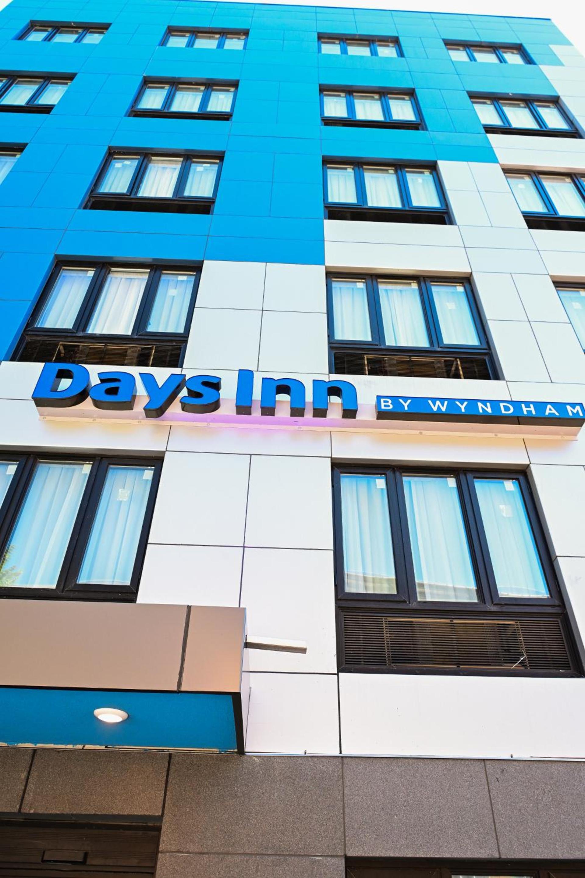Days Inn by Wyndham Bronx NYC photo 31
