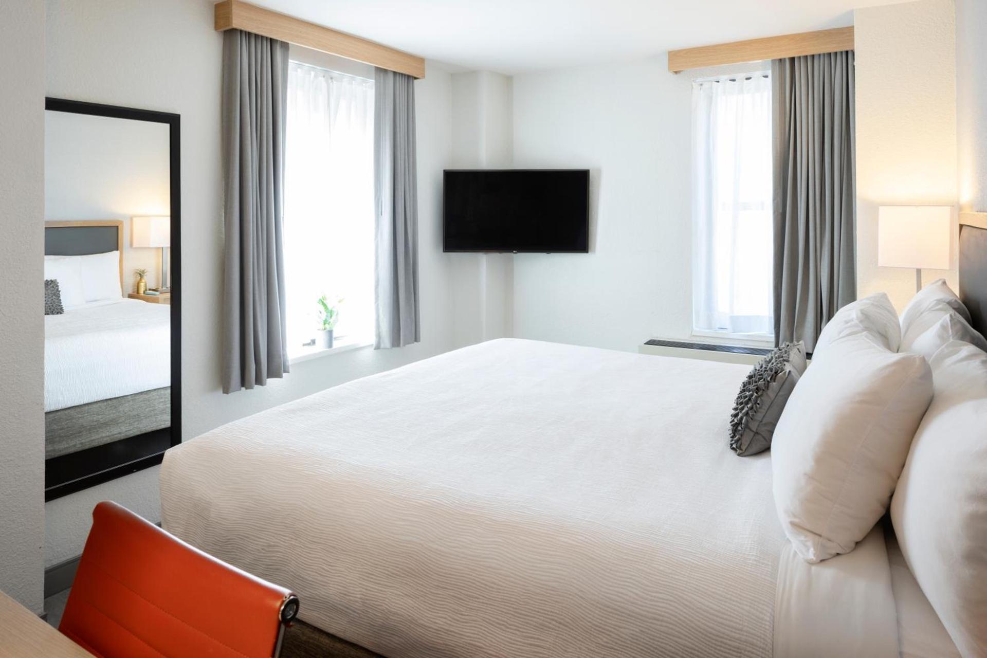 Hotel Saint Clair - Magnificent Mile photo 18