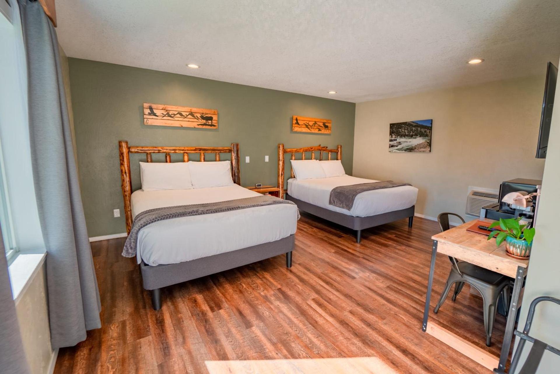 Evergreen Motel photo 35