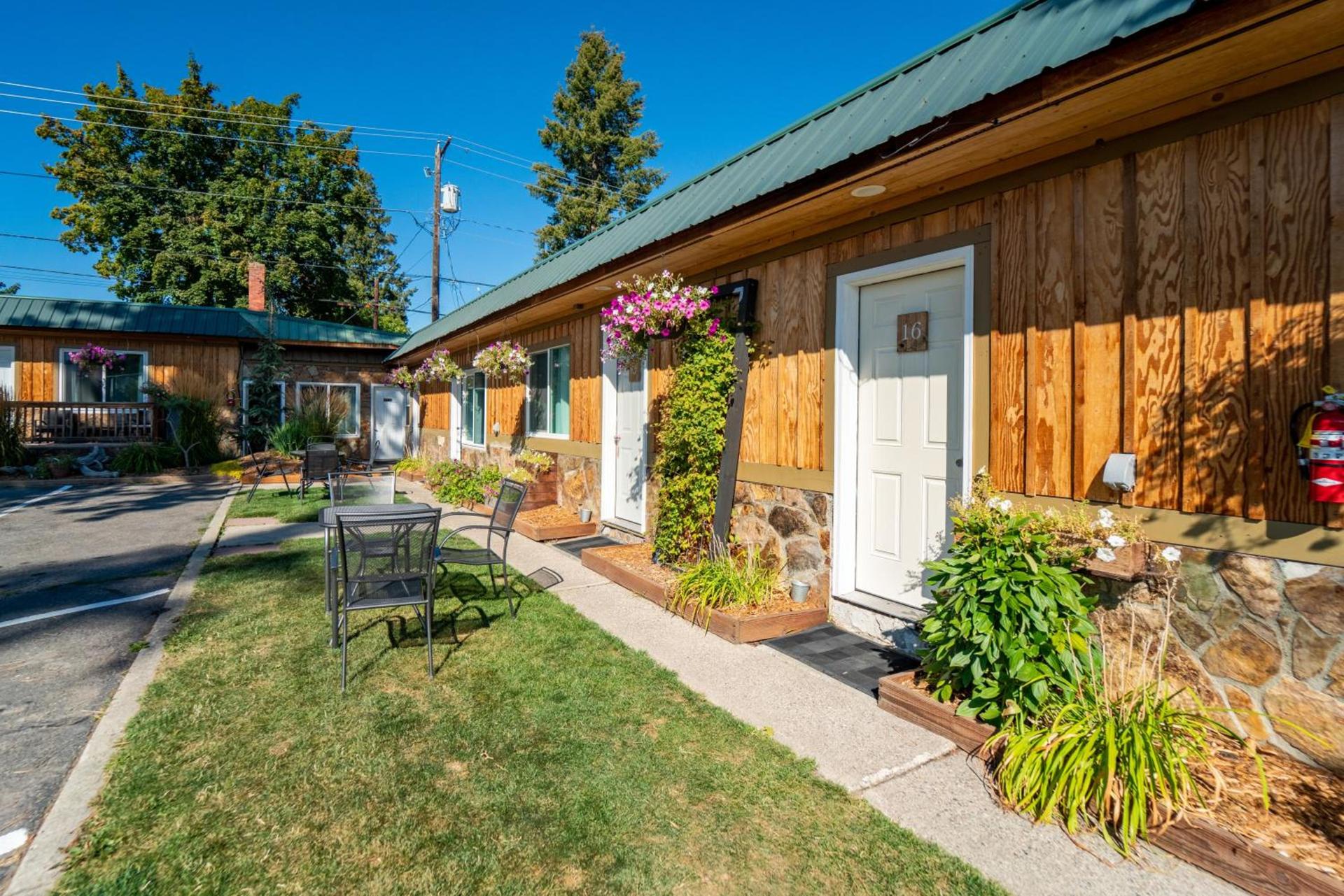 Evergreen Motel photo 7