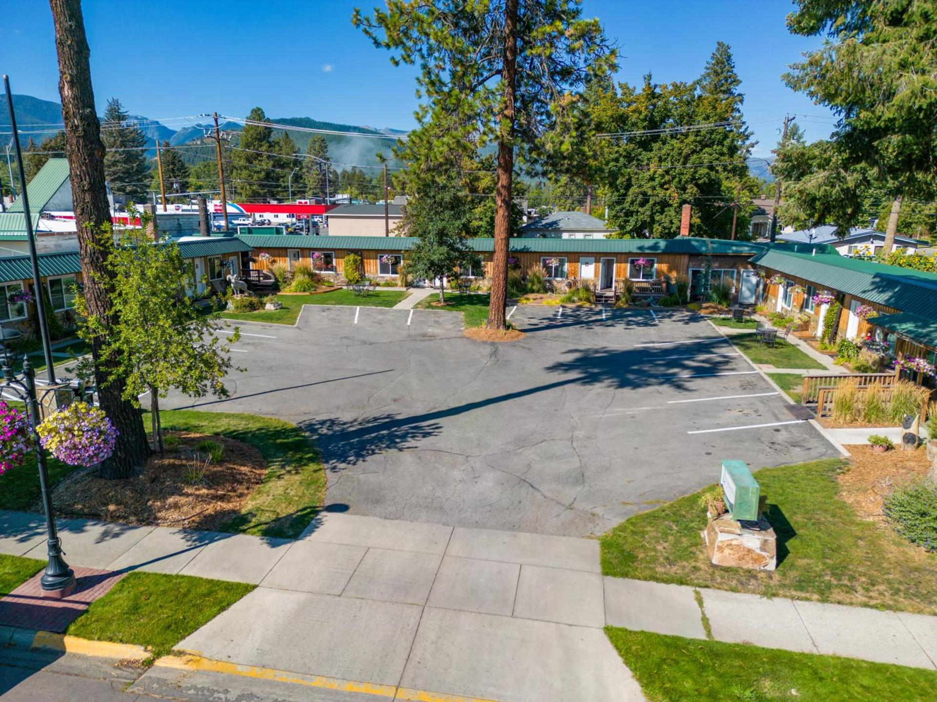 Evergreen Motel photo 9