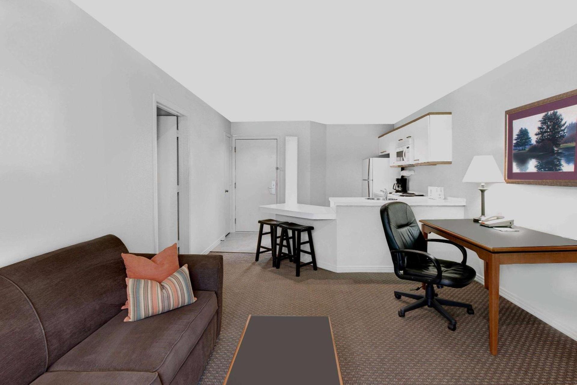 Value Suites Extended Stay - Arlington photo 21