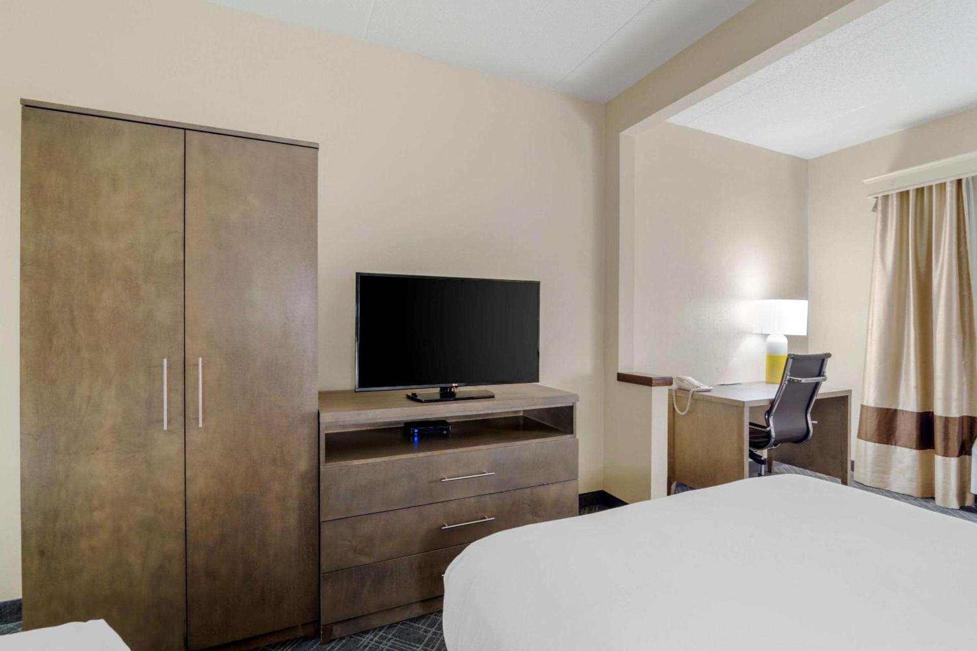 Comfort Inn Bismarck photo 12