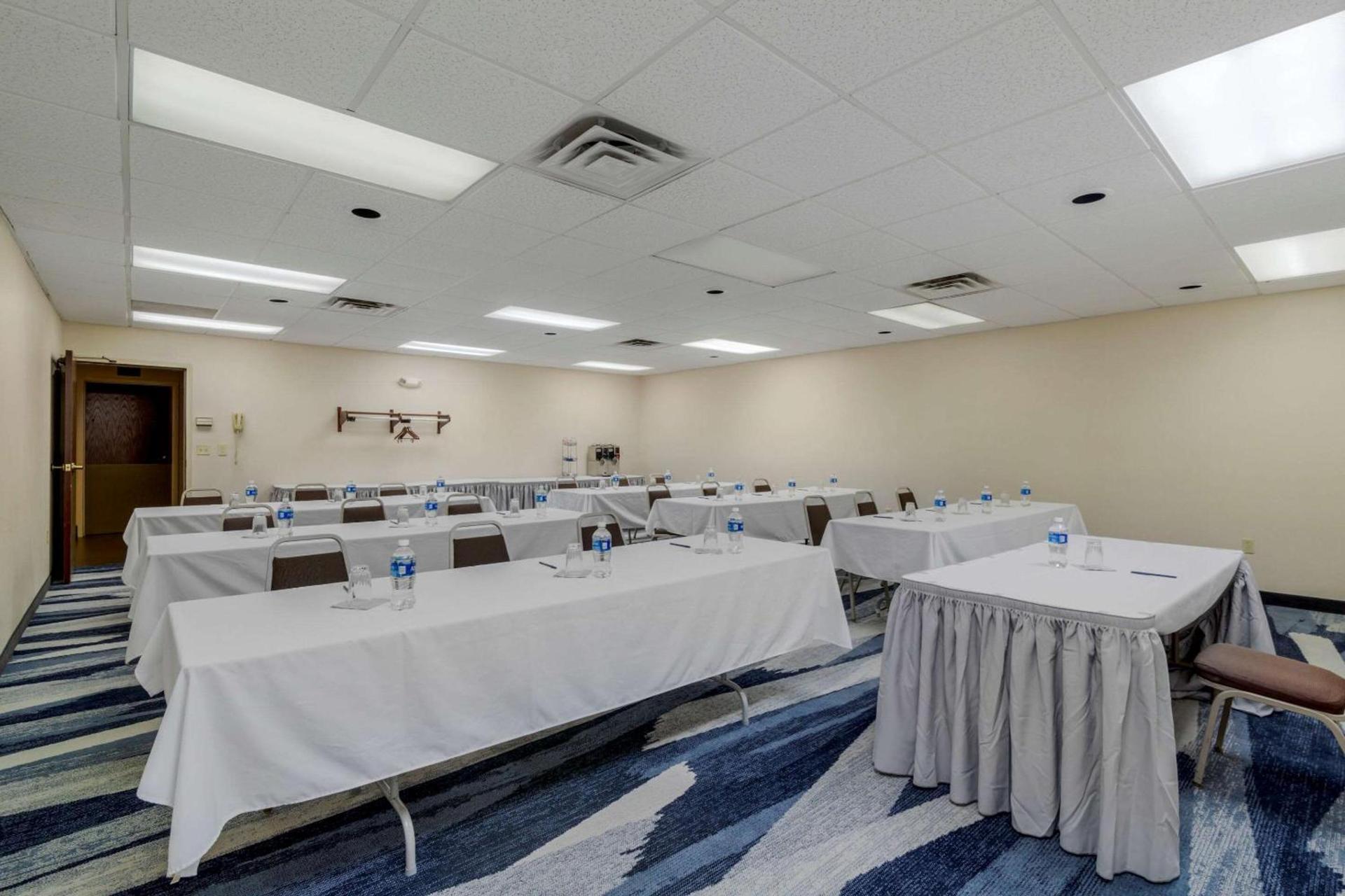 Comfort Inn Bismarck photo 26