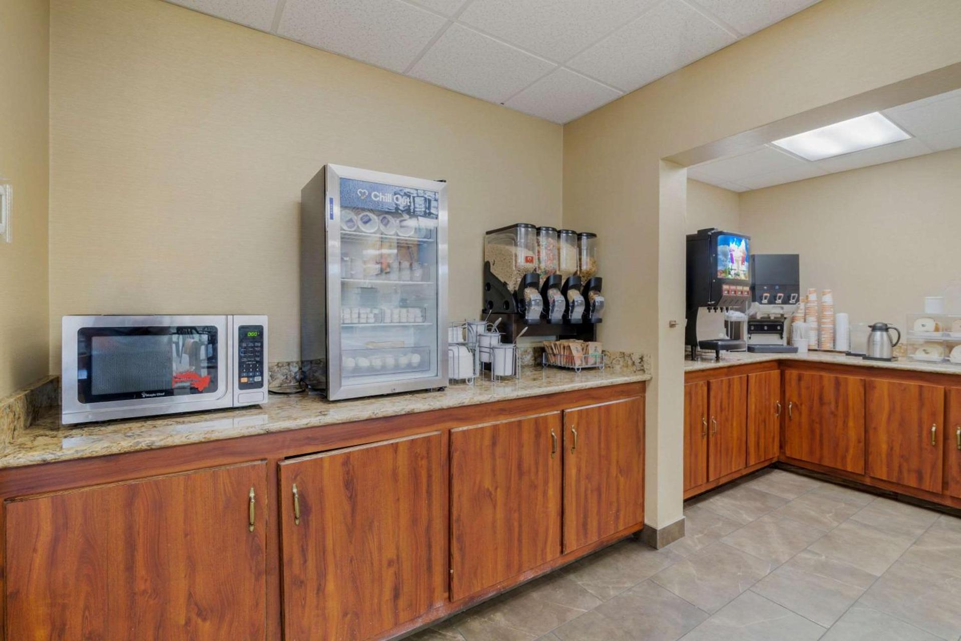 Comfort Inn Bismarck photo 27