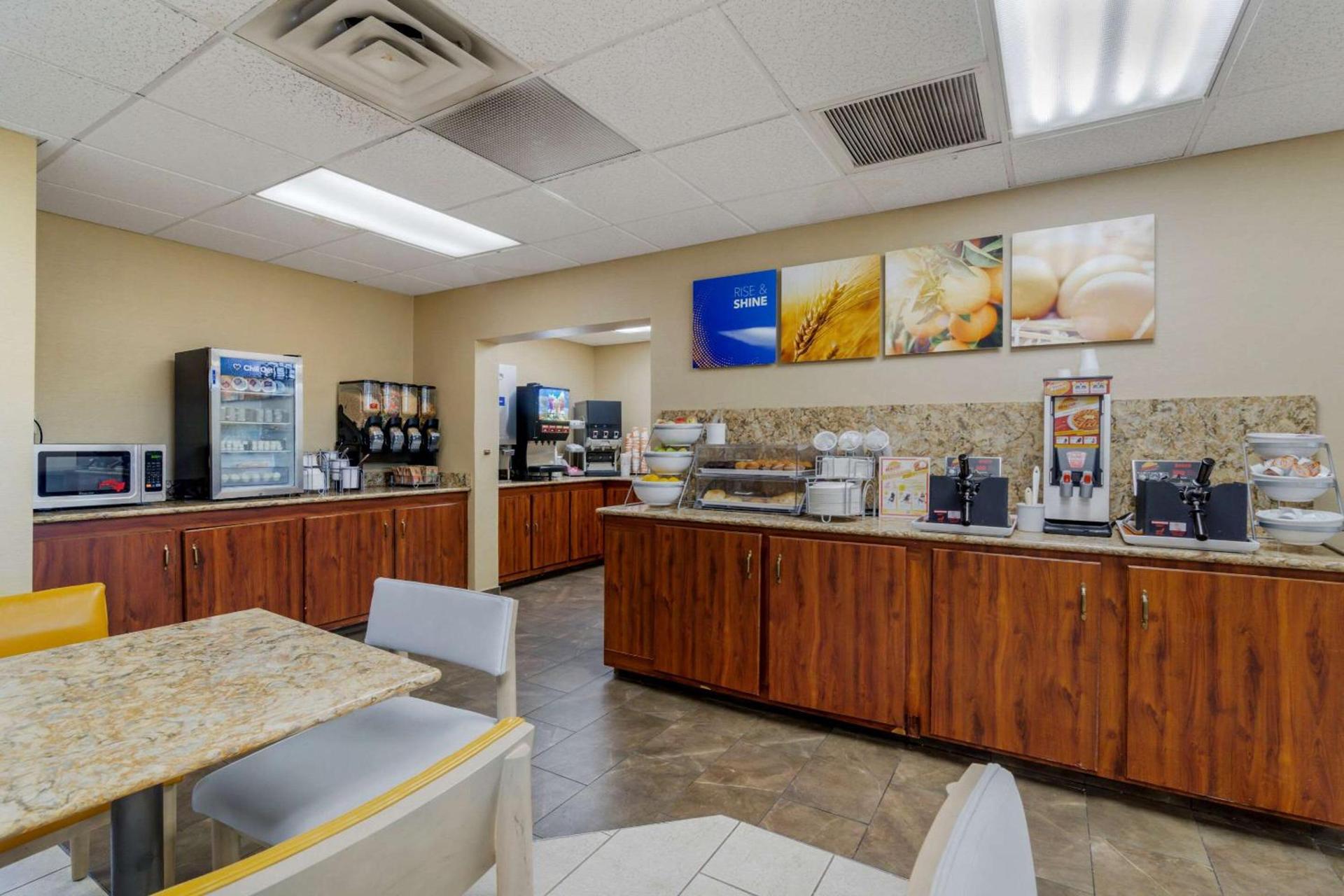 Comfort Inn Bismarck photo 28